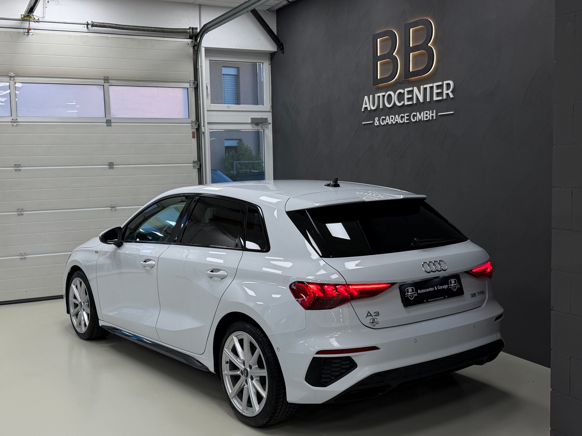 AUDI A3 Sportback 35 TFSI S line S-tronic °° 5 Jahre / 100'000 KM Audi-Garantie °°-image-5