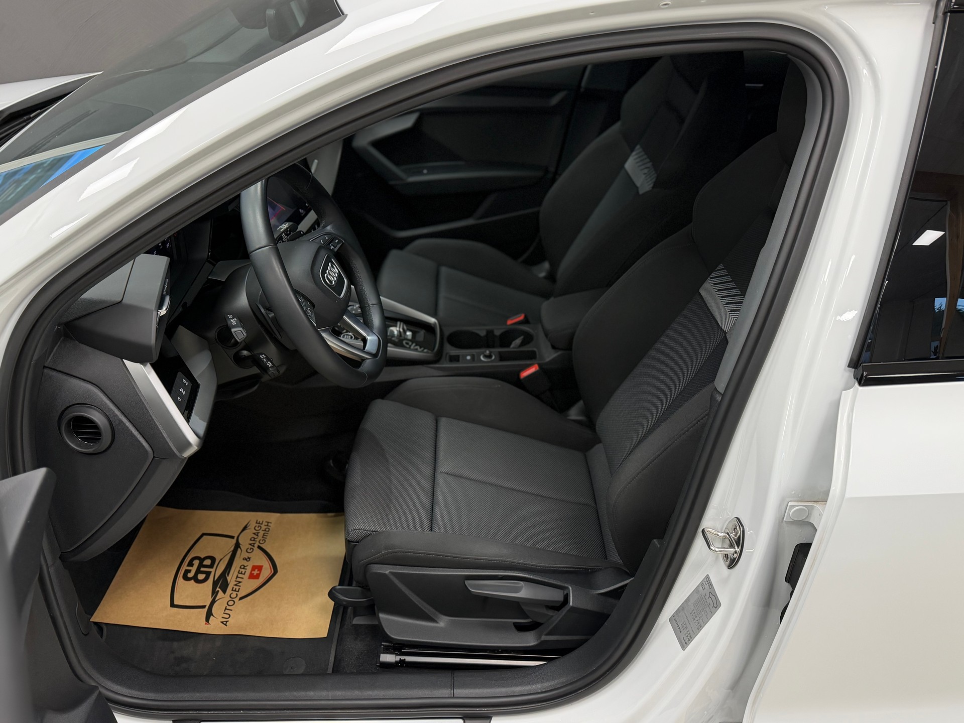AUDI A3 Sportback 35 TFSI S line S-tronic °° 5 Jahre / 100'000 KM Audi-Garantie °°-image-10