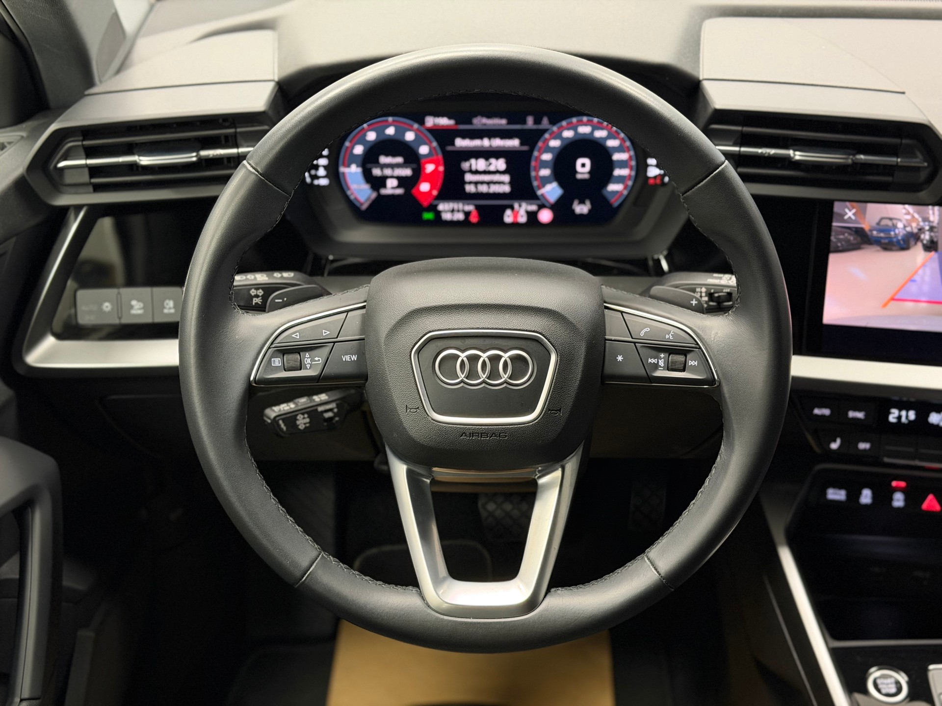AUDI A3 Sportback 35 TFSI S line S-tronic °° 5 Jahre / 100'000 KM Audi-Garantie °°-image-16
