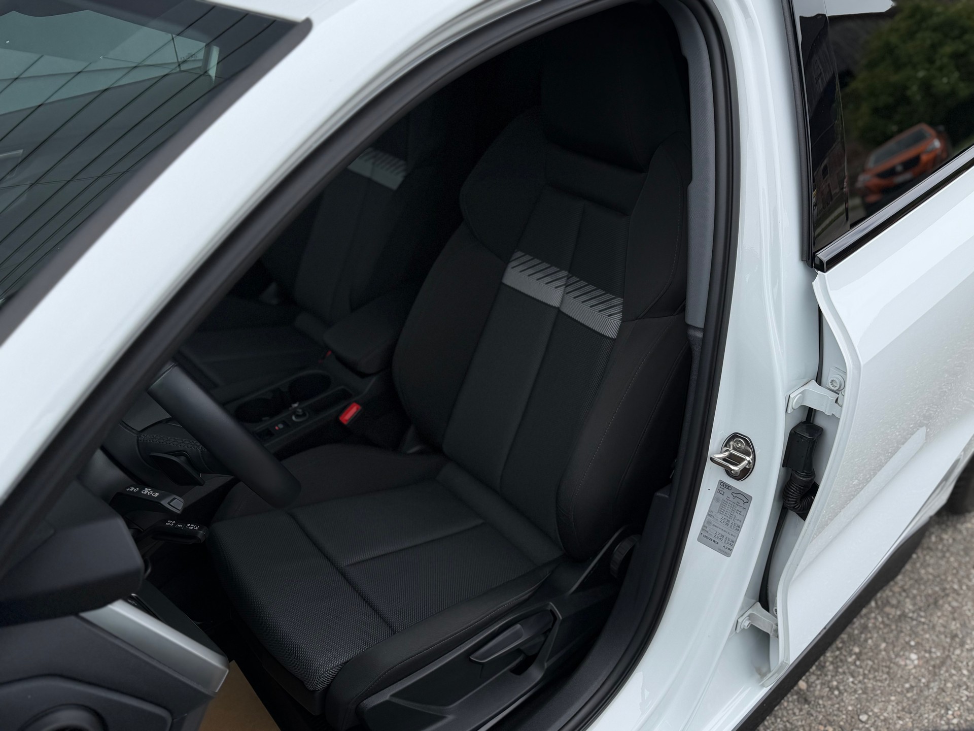 AUDI A3 Sportback 35 TFSI S line S-tronic °° 5 Jahre / 100'000 KM Audi-Garantie °°-image-10