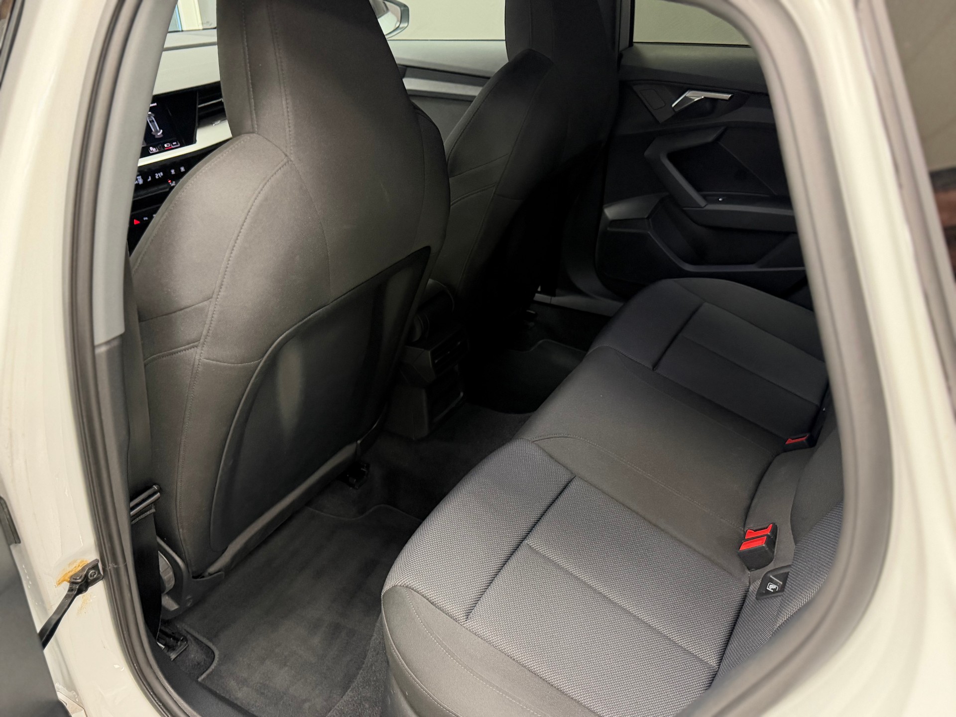 AUDI A3 Sportback 35 TFSI S line S-tronic °° 5 Jahre / 100'000 KM Audi-Garantie °°-image-14