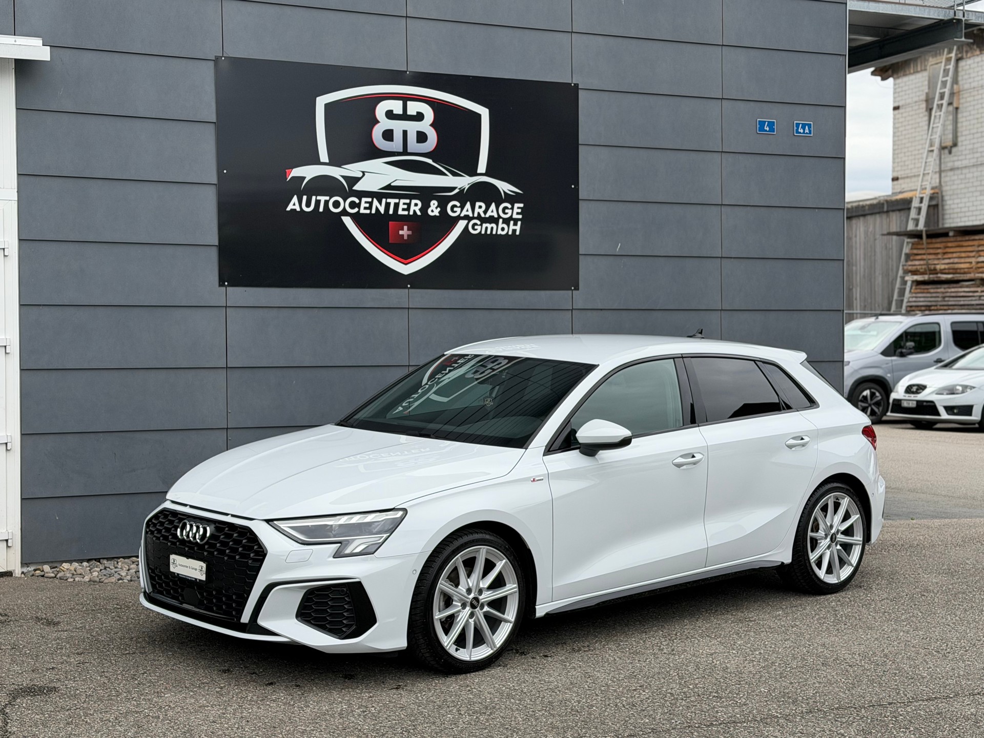 AUDI A3 Sportback 35 TFSI S line S-tronic °° 5 Jahre / 100'000 KM Audi-Garantie °°-image-2