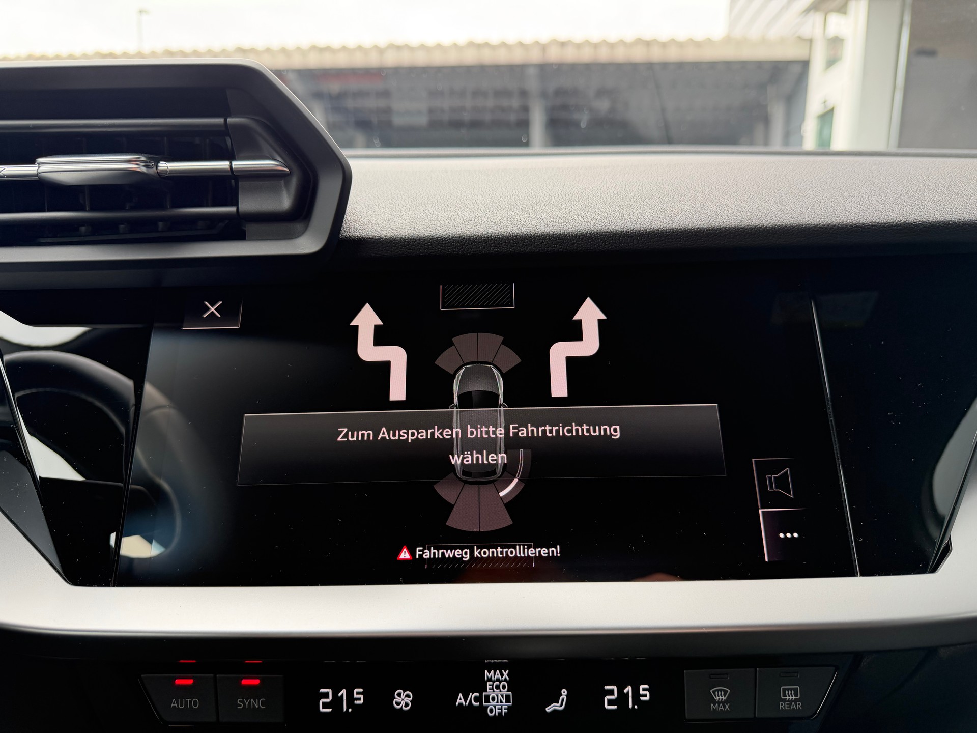 AUDI A3 Sportback 35 TFSI S line S-tronic °° 5 Jahre / 100'000 KM Audi-Garantie °°-image-19