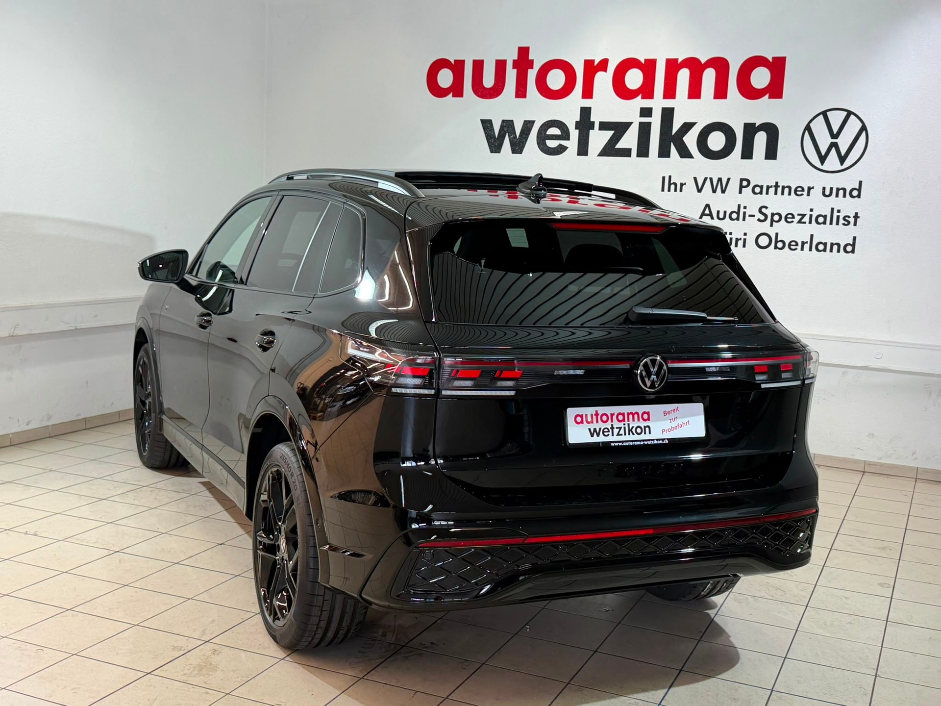 VW Tiguan 2.0 TSI DSG R-Line 4Motion-image-3