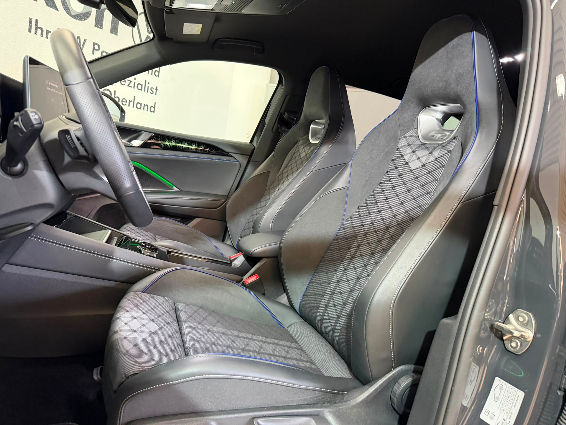 VW Tiguan 2.0 TSI DSG R-Line 4Motion-image-5