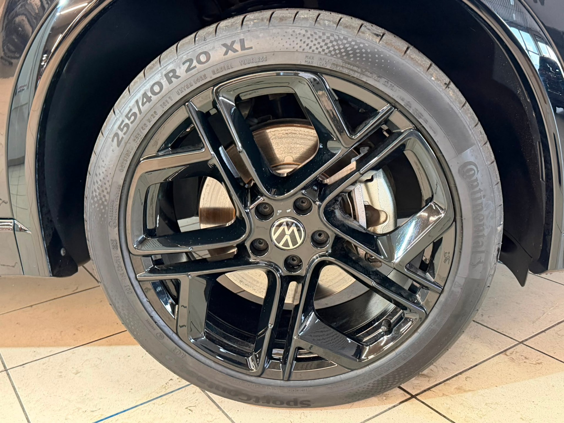 VW Tiguan 2.0 TSI DSG R-Line 4Motion-image-4
