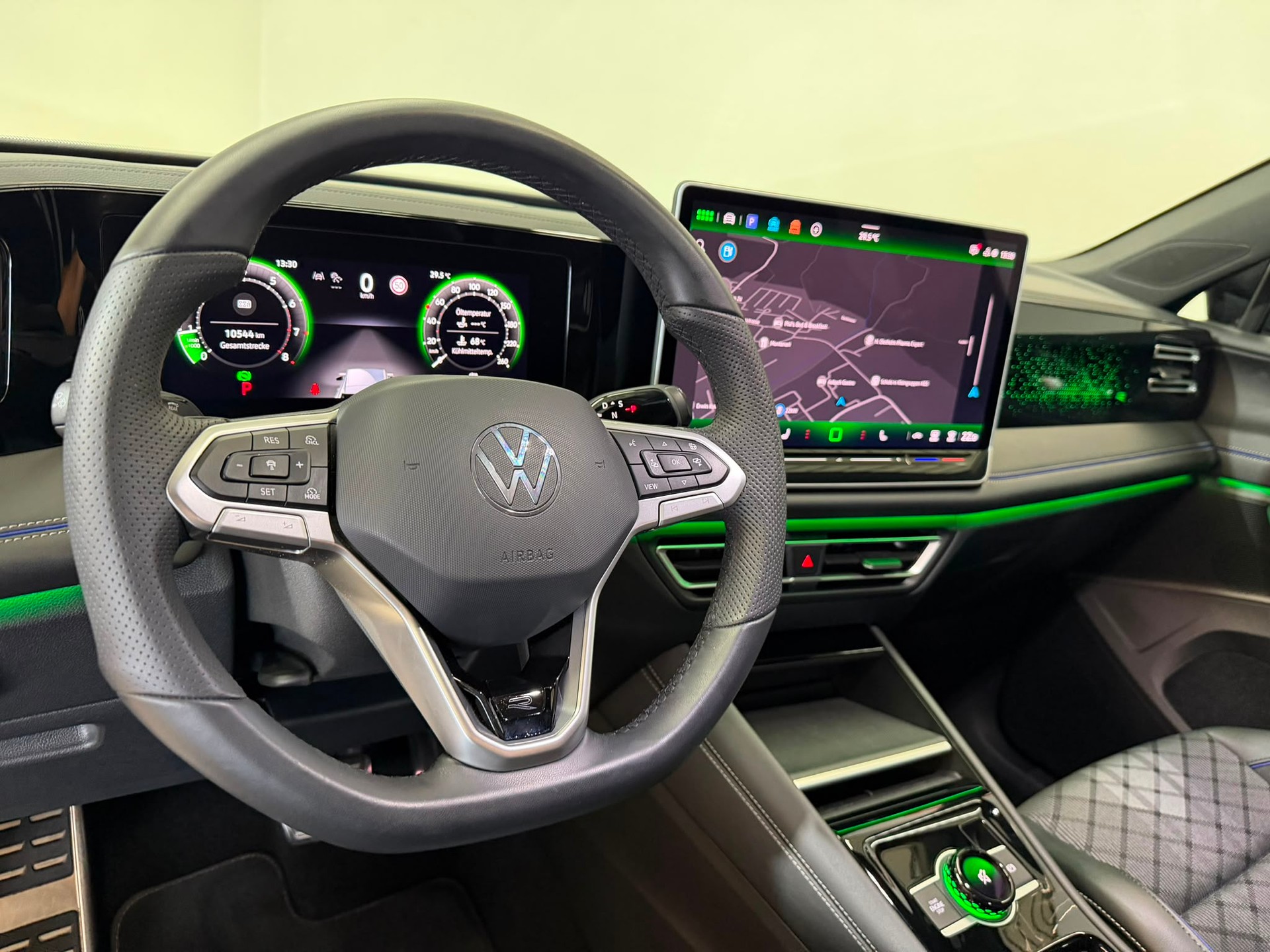 VW Tiguan 2.0 TSI DSG R-Line 4Motion-image-6