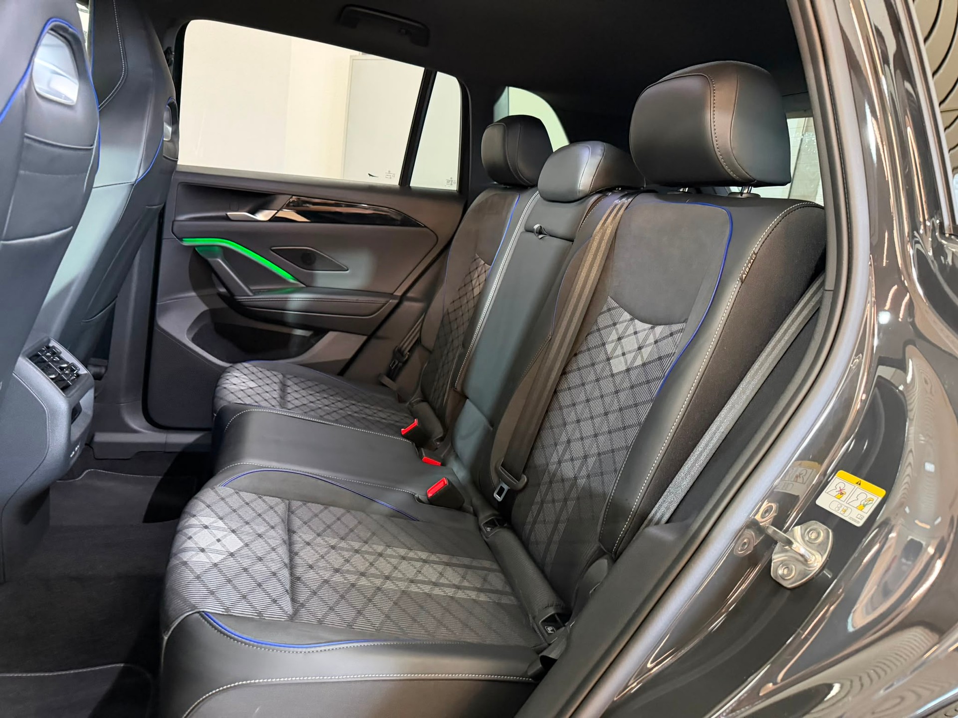 VW Tiguan 2.0 TSI DSG R-Line 4Motion-image-7