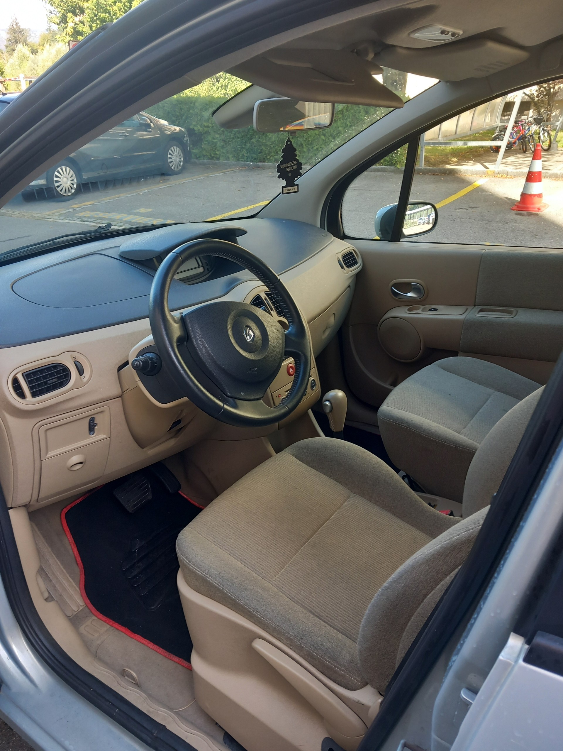 RENAULT Modus 1.6 16V Dynamique Luxe-image-10