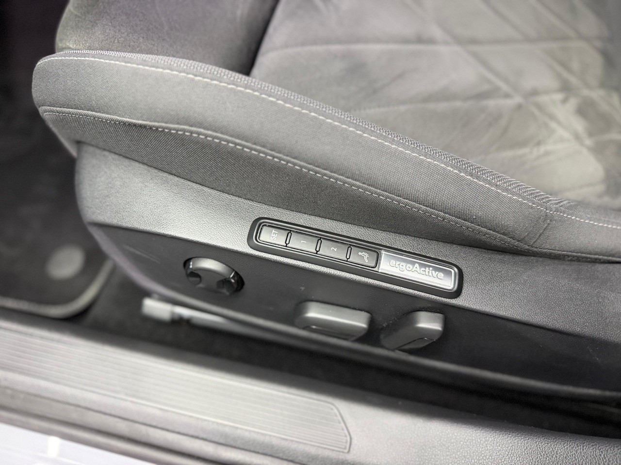 VW Golf 1.5 eTSI mHEV ACT Style DSG | CH-Auto | ACC | Rückfahrkamera | CarPlay | Ambiente | Full Assistenten-image-15