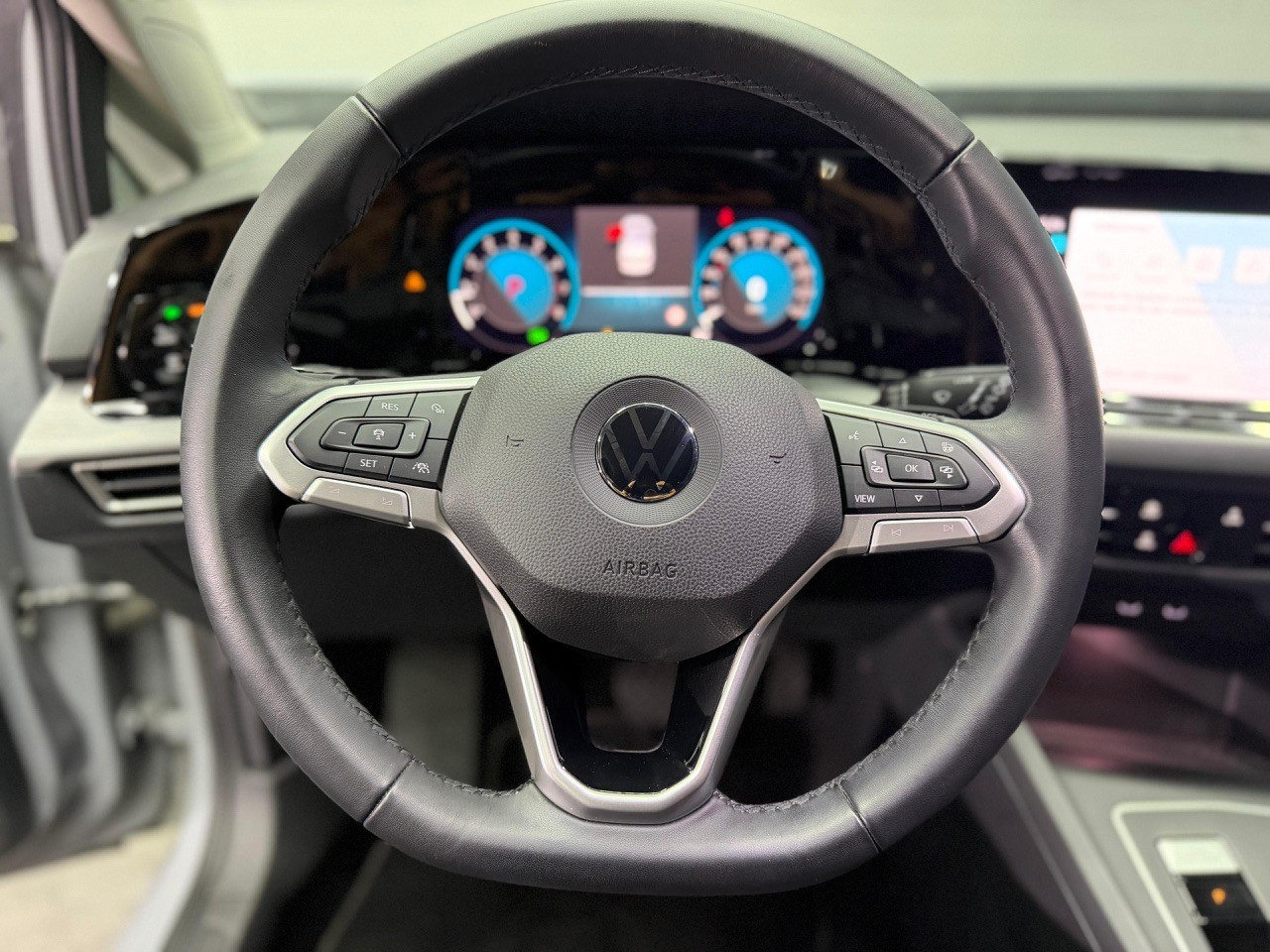 VW Golf 1.5 eTSI mHEV ACT Style DSG | CH-Auto | ACC | Rückfahrkamera | CarPlay | Ambiente | Full Assistenten-image-16