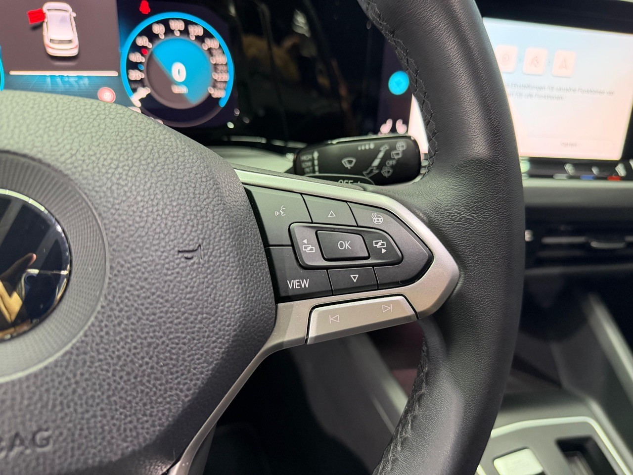 VW Golf 1.5 eTSI mHEV ACT Style DSG | CH-Auto | ACC | Rückfahrkamera | CarPlay | Ambiente | Full Assistenten-image-18