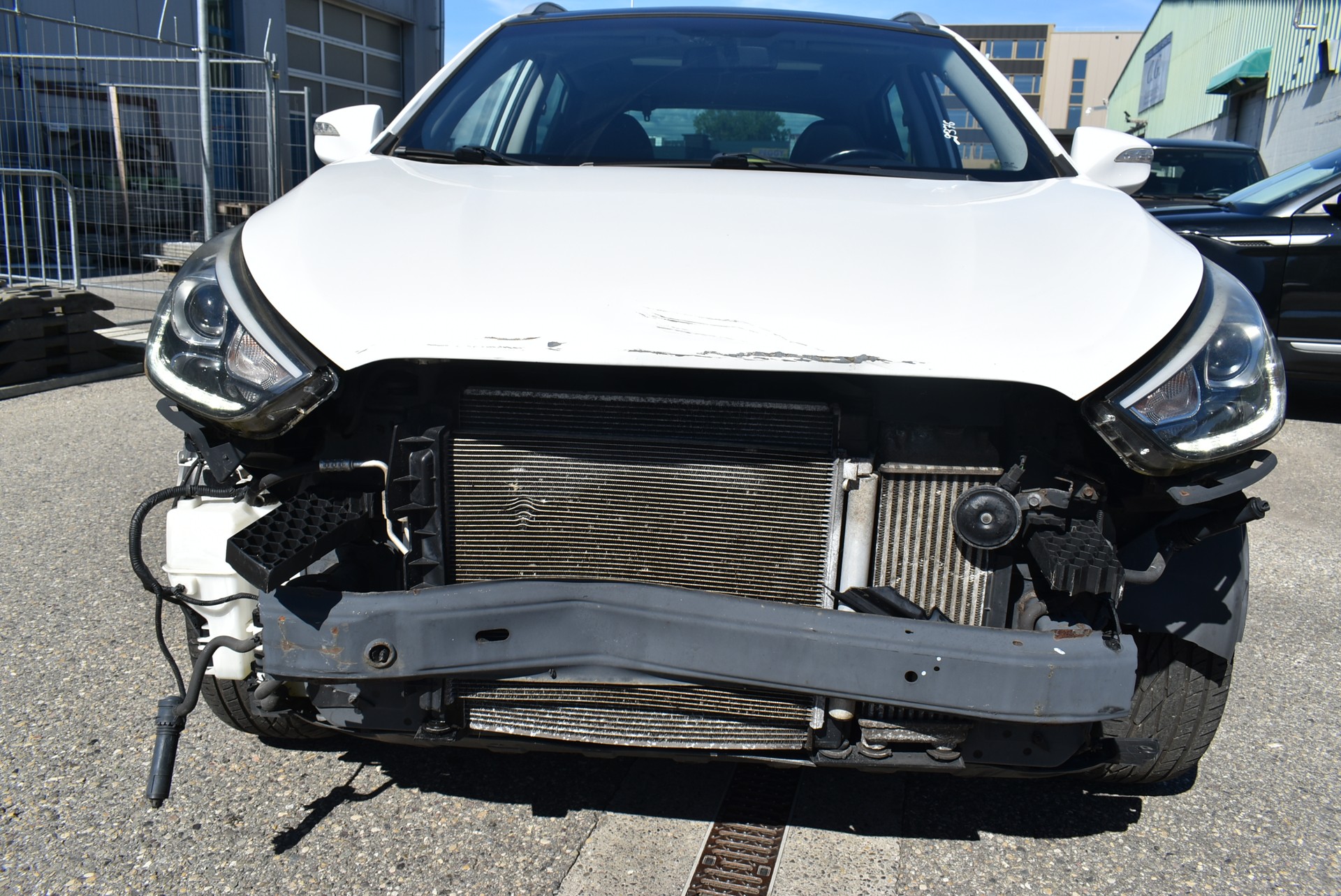 HYUNDAI iX 35 2.0 CRDi Premium 4WD Automatic-image-4