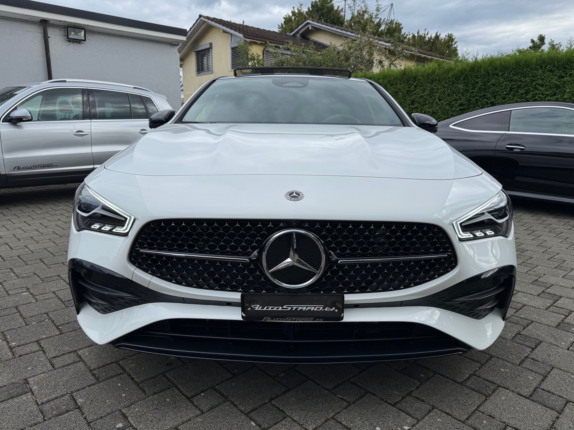 MERCEDES-BENZ CLA 200 AMG Line 7G-DCT-showroom-element-1