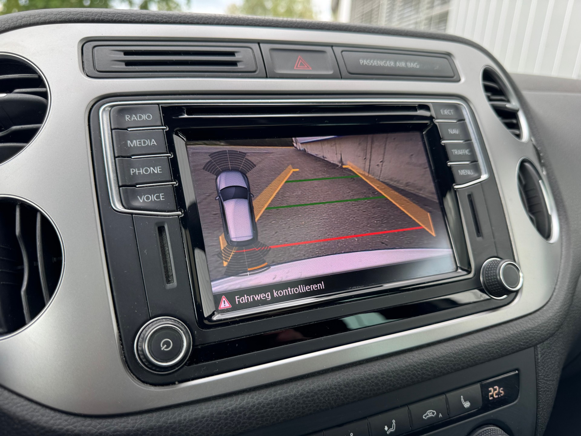 VW Tiguan 2.0 TDI BlueMotion Sport&Style 4Motion DSG-image-12
