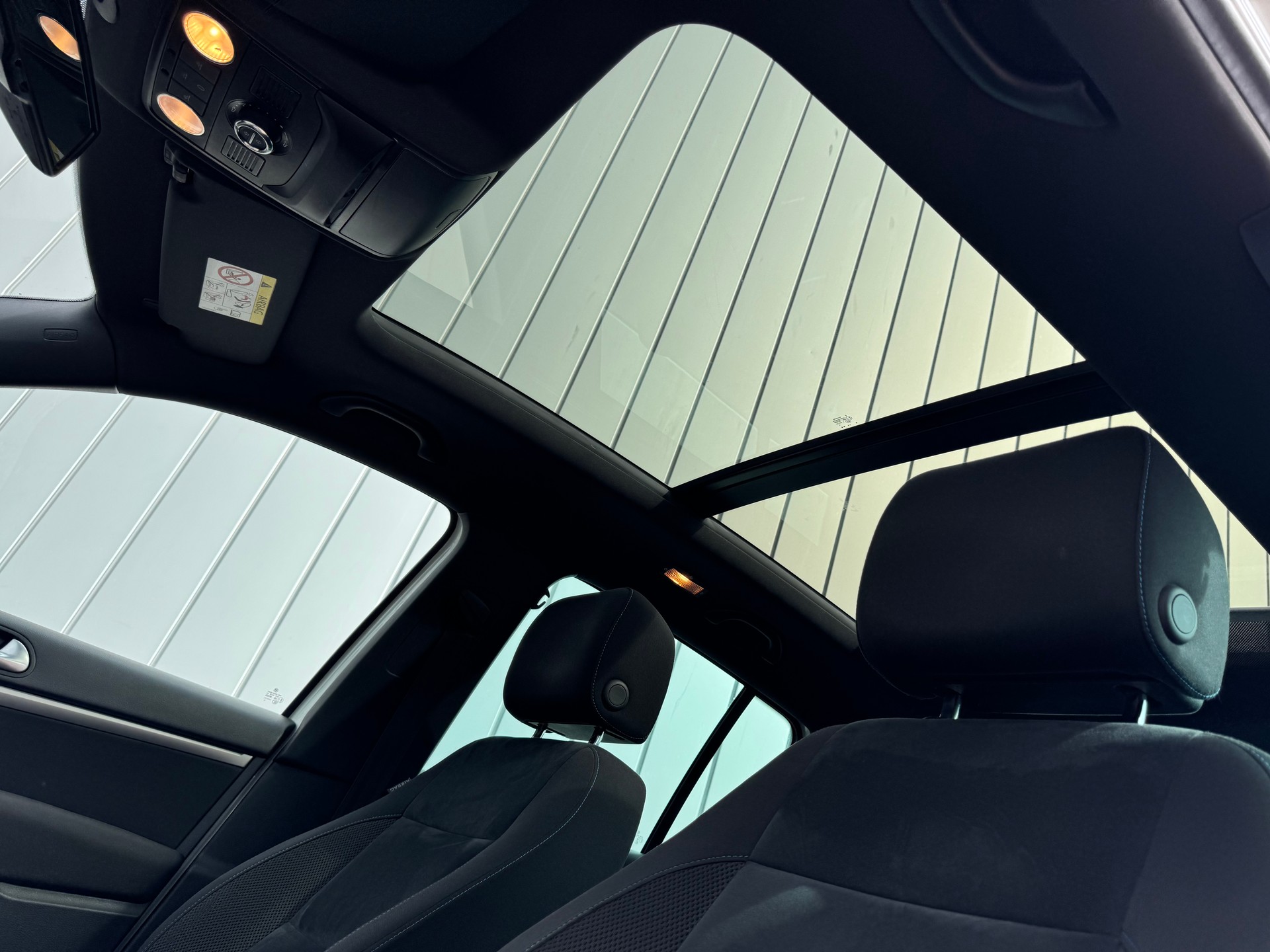 VW Tiguan 2.0 TDI BlueMotion Sport&Style 4Motion DSG-image-6