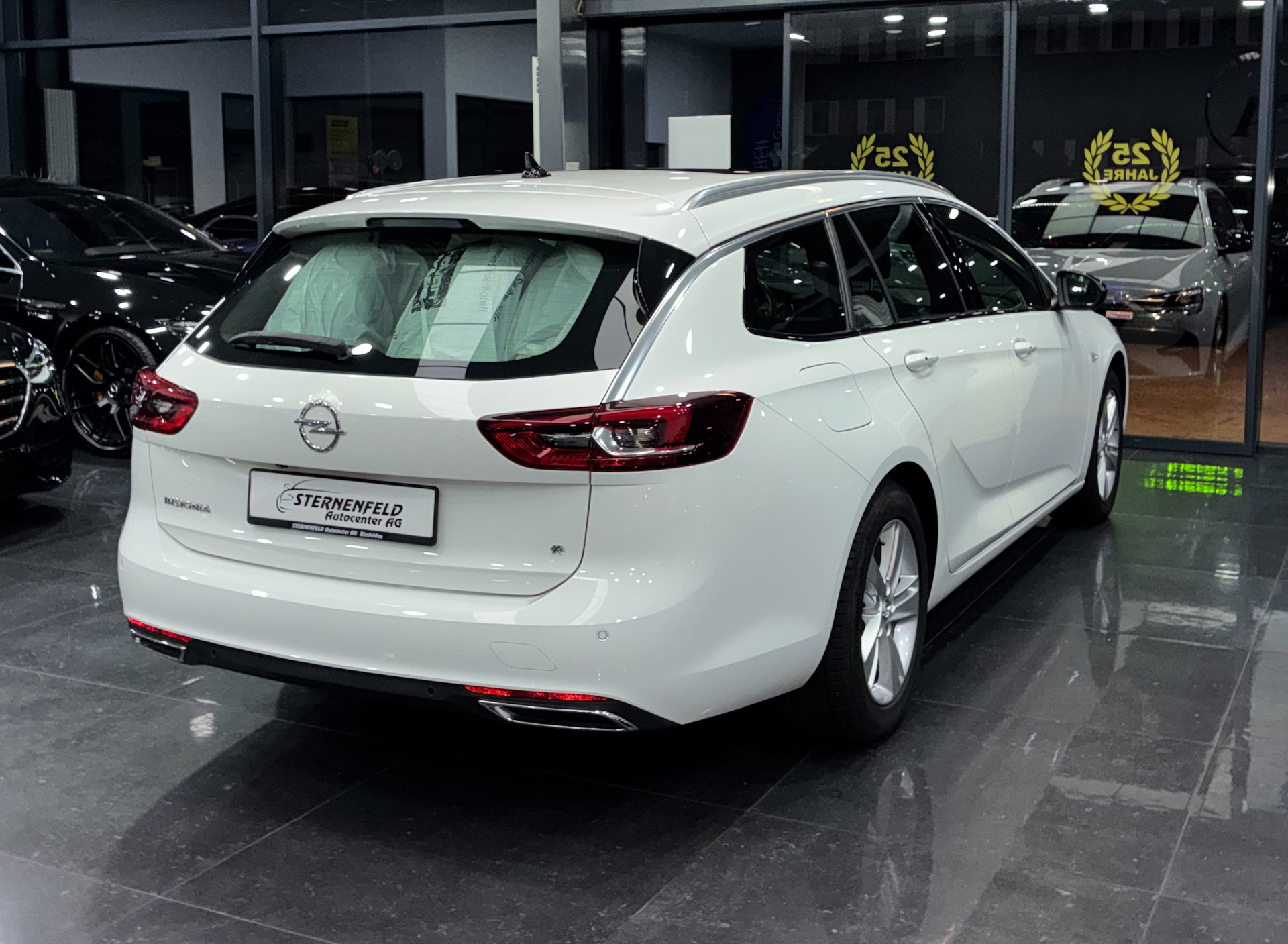 OPEL Insignia 2.0 CDTI Sports Tourer 4WD Elegance Automatic-image-6