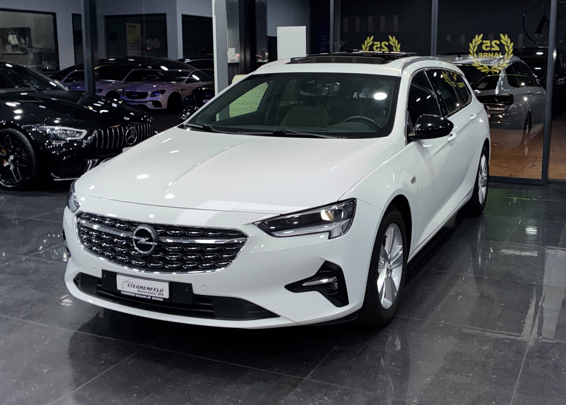 OPEL Insignia 2.0 CDTI Sports Tourer 4WD Elegance Automatic