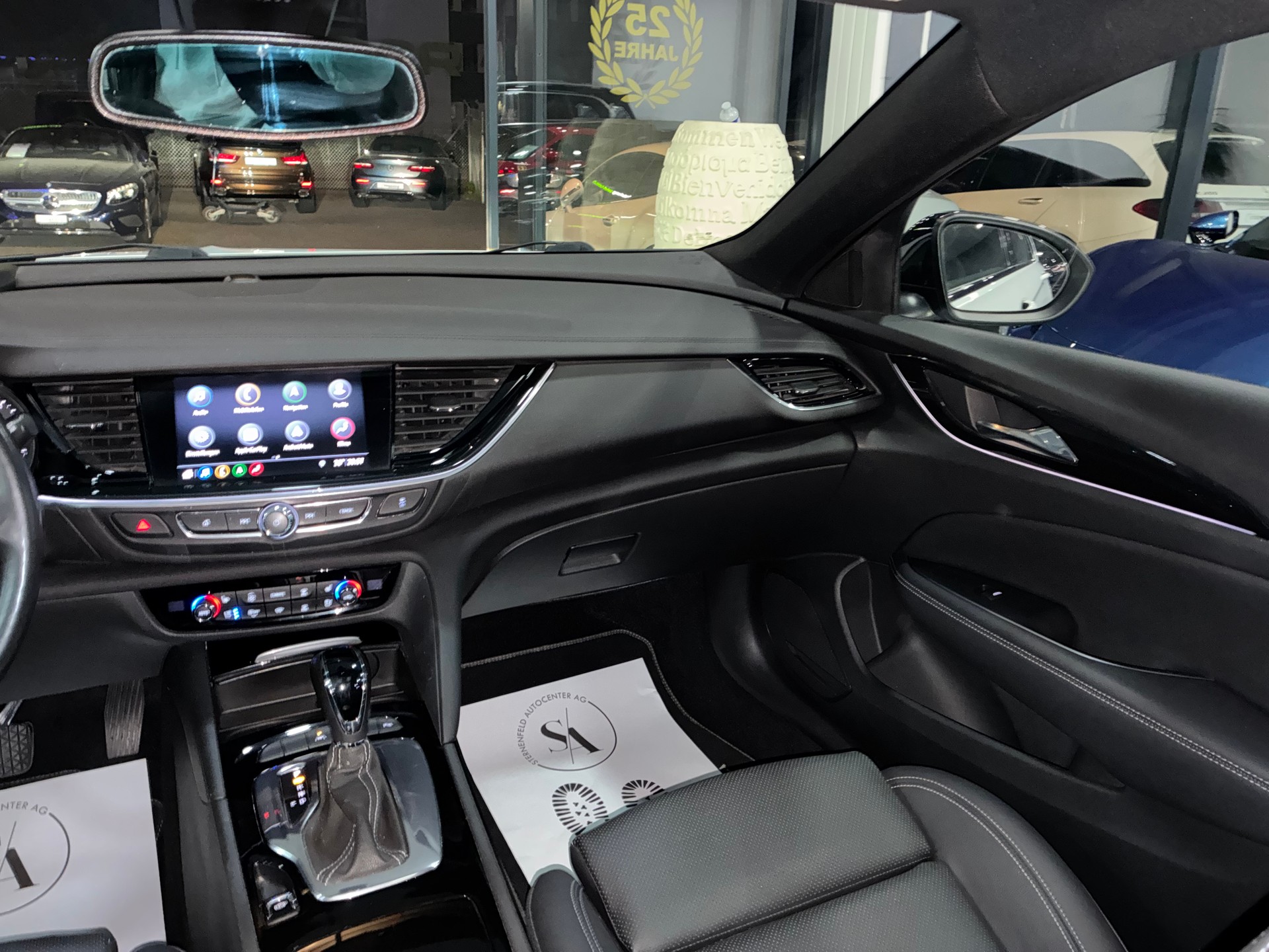 OPEL Insignia 2.0 CDTI Sports Tourer 4WD Elegance Automatic-image-9