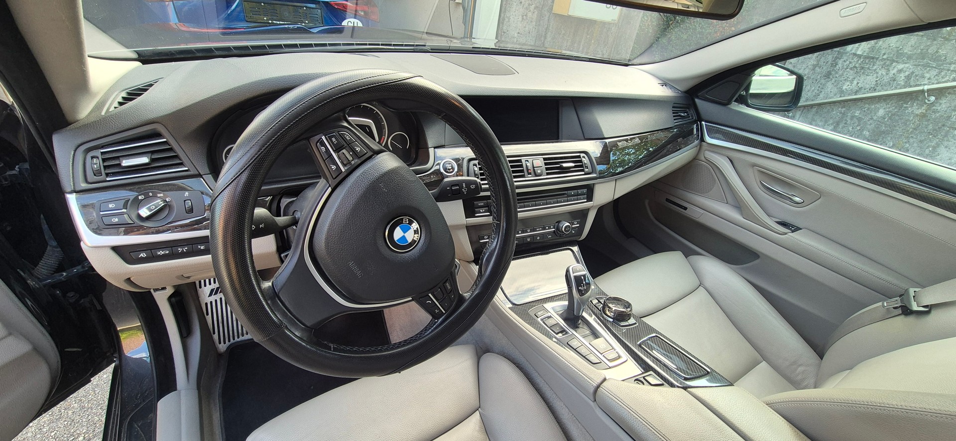 BMW 535i xDrive SAG-image-4
