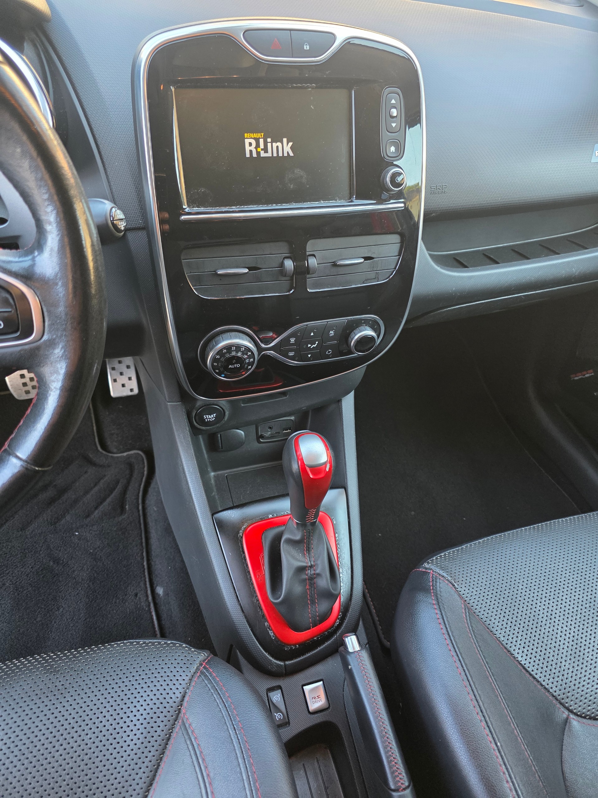 RENAULT Clio 1.6 T RS 200 EDC-image-8