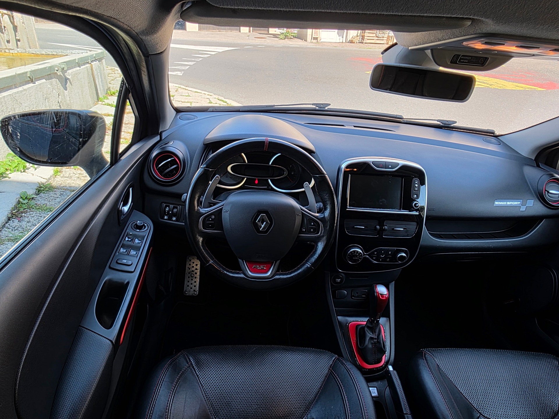 RENAULT Clio 1.6 T RS 200 EDC-image-7