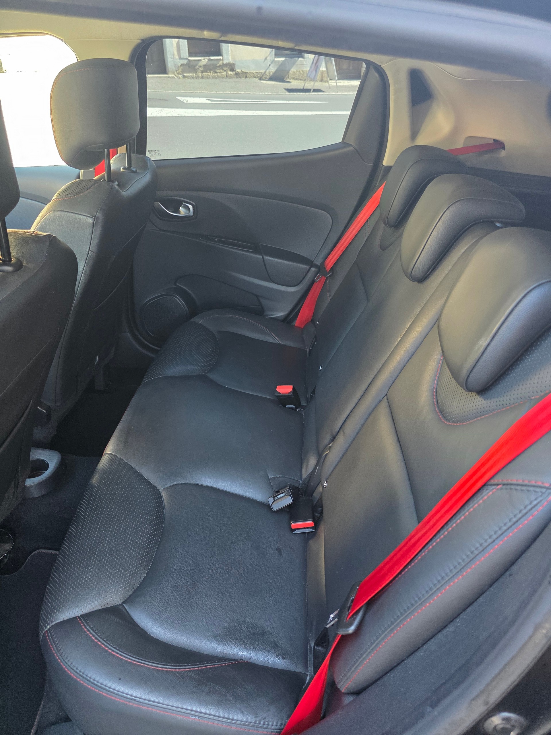RENAULT Clio 1.6 T RS 200 EDC-image-11