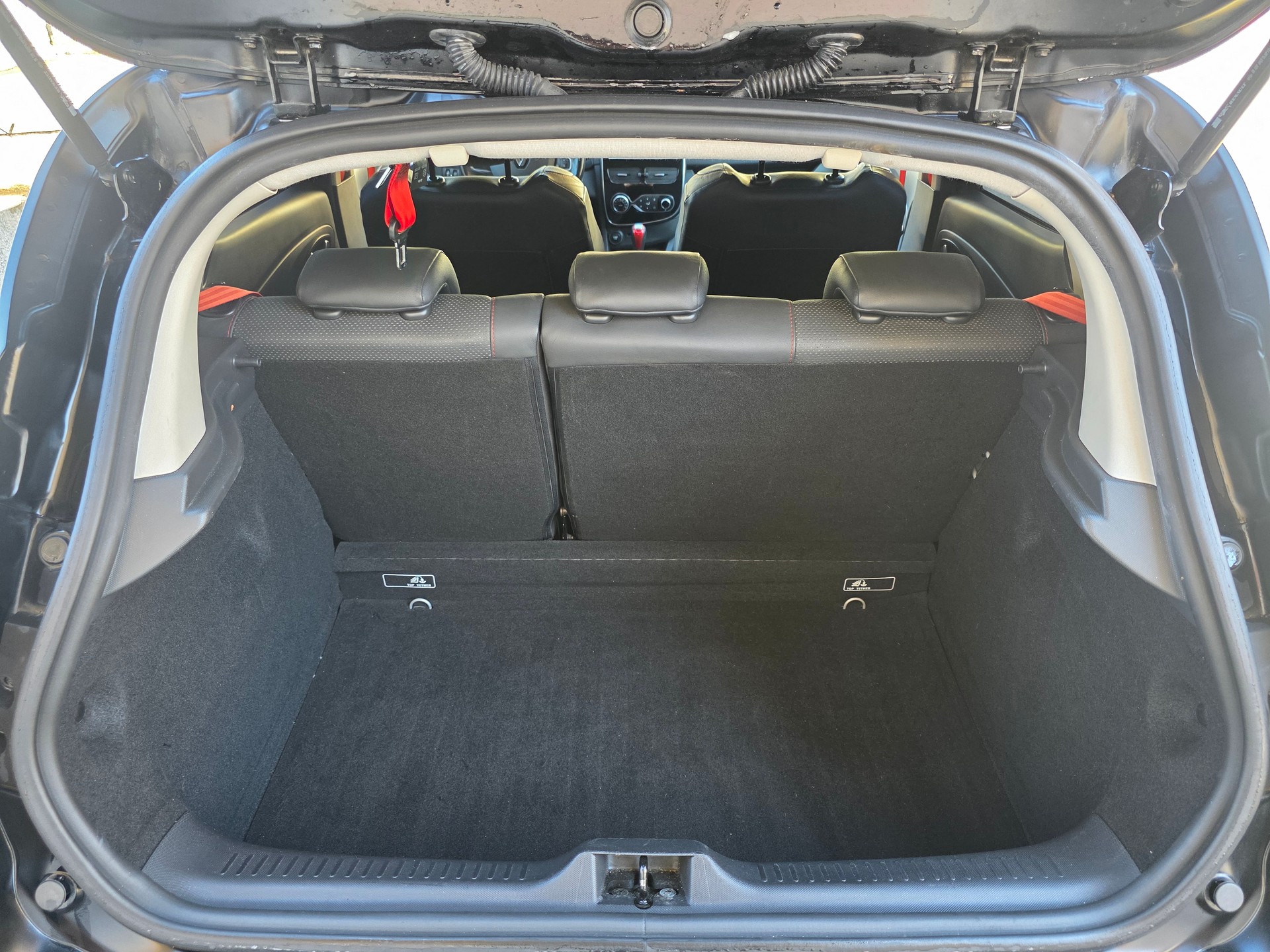 RENAULT Clio 1.6 T RS 200 EDC-image-12