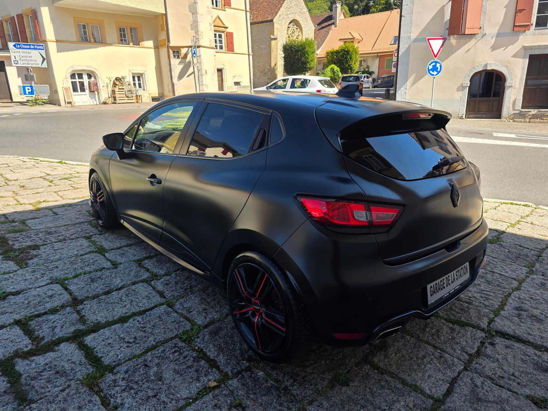 RENAULT Clio 1.6 T RS 200 EDC-image-5