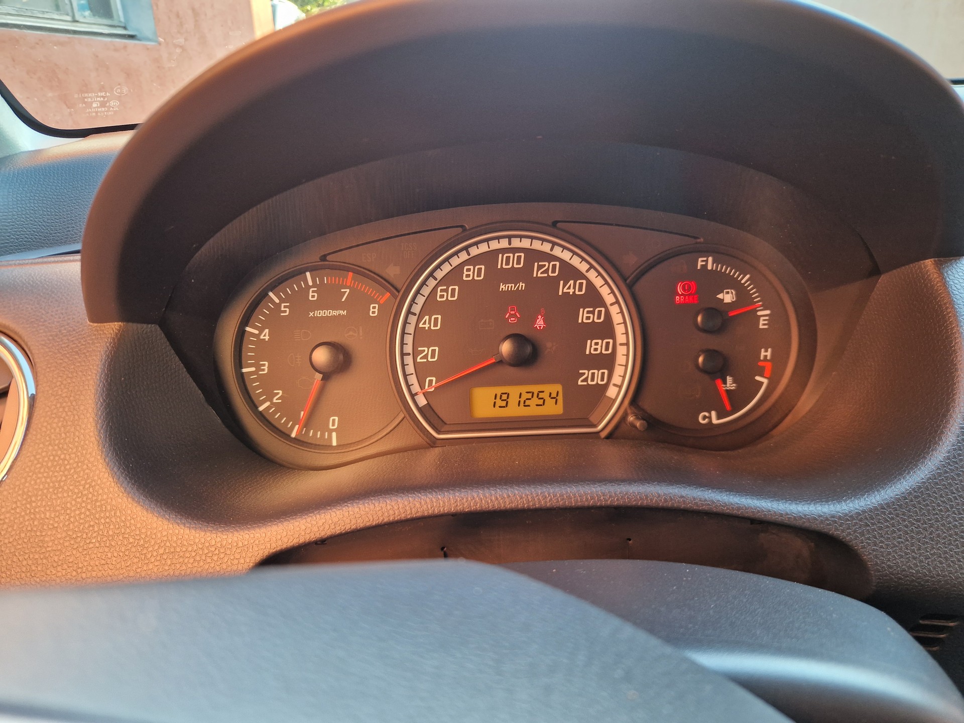 SUZUKI Swift 1.3i 16V GL 4x4-image-9