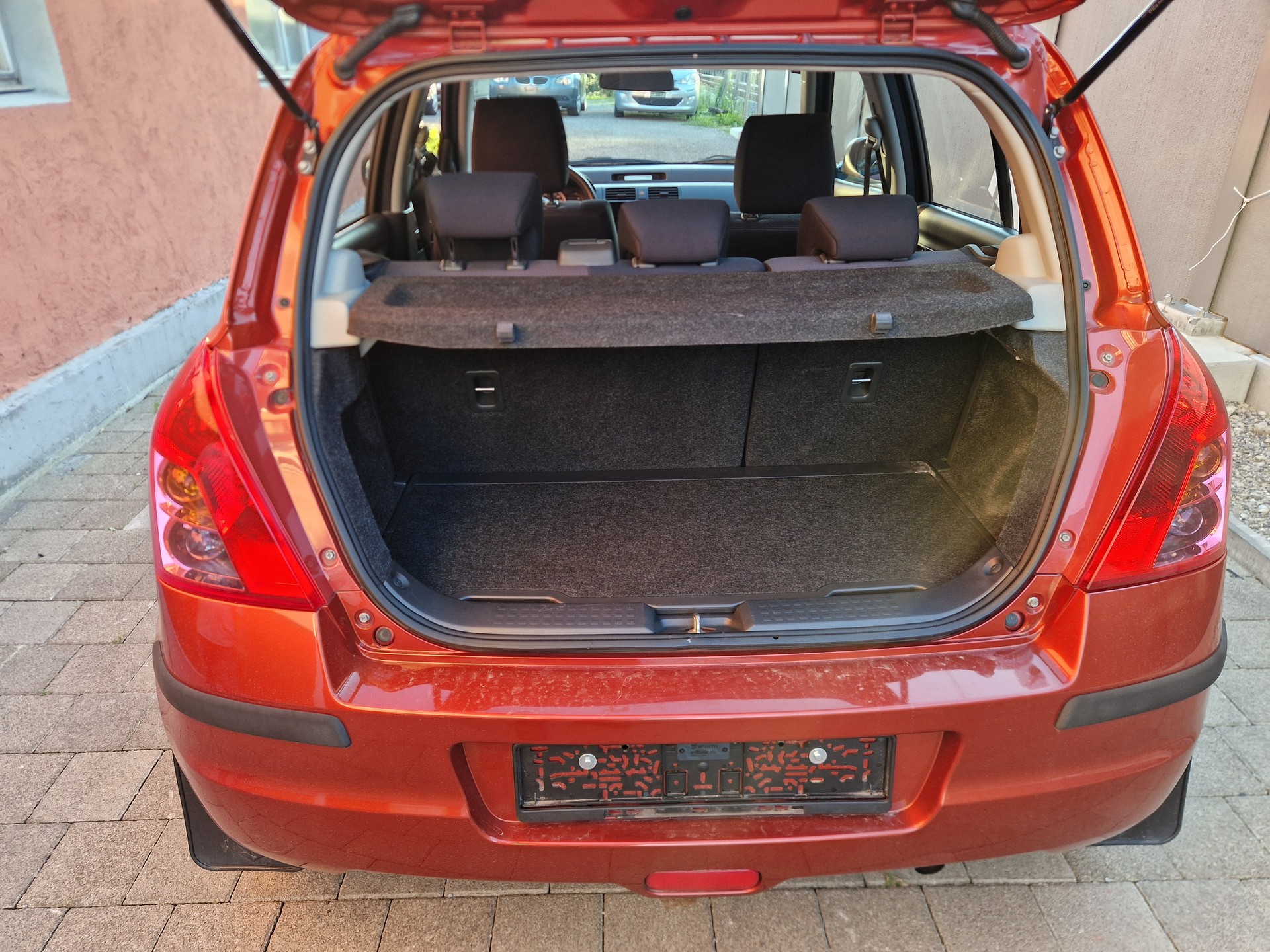 SUZUKI Swift 1.3i 16V GL 4x4-image-6