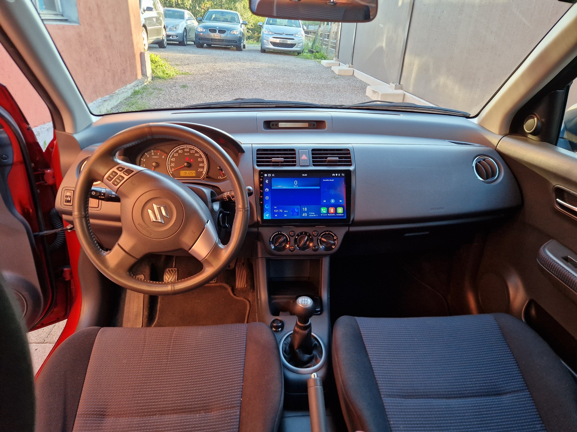 SUZUKI Swift 1.3i 16V GL 4x4-image-8