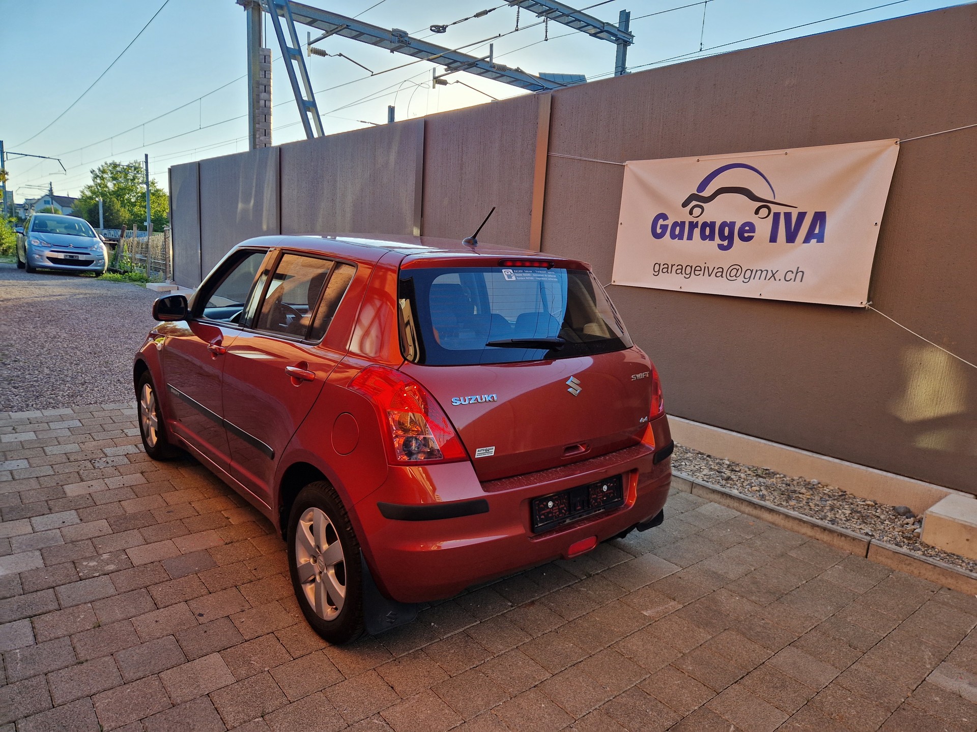 SUZUKI Swift 1.3i 16V GL 4x4-image-2