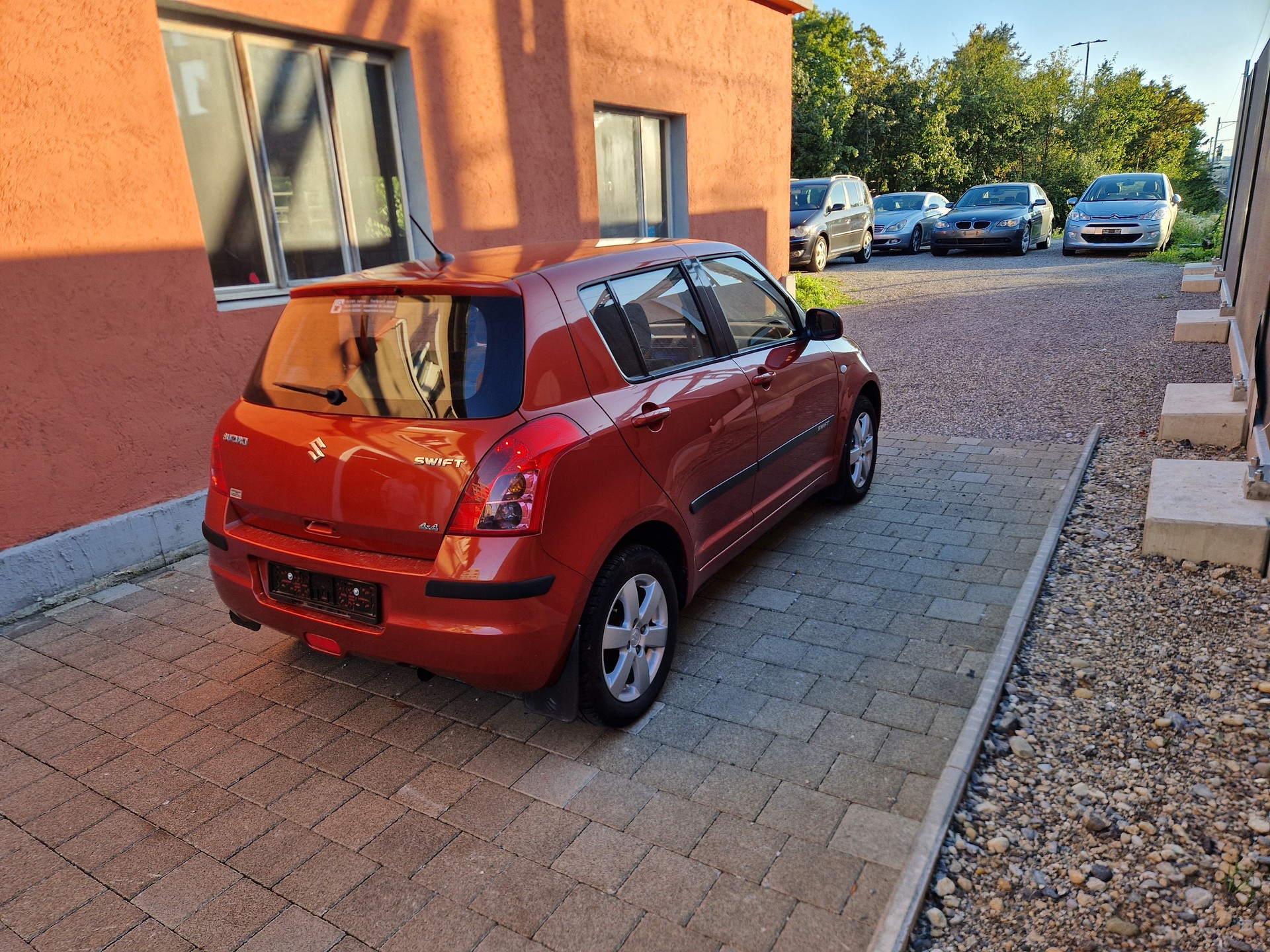 SUZUKI Swift 1.3i 16V GL 4x4-image-4