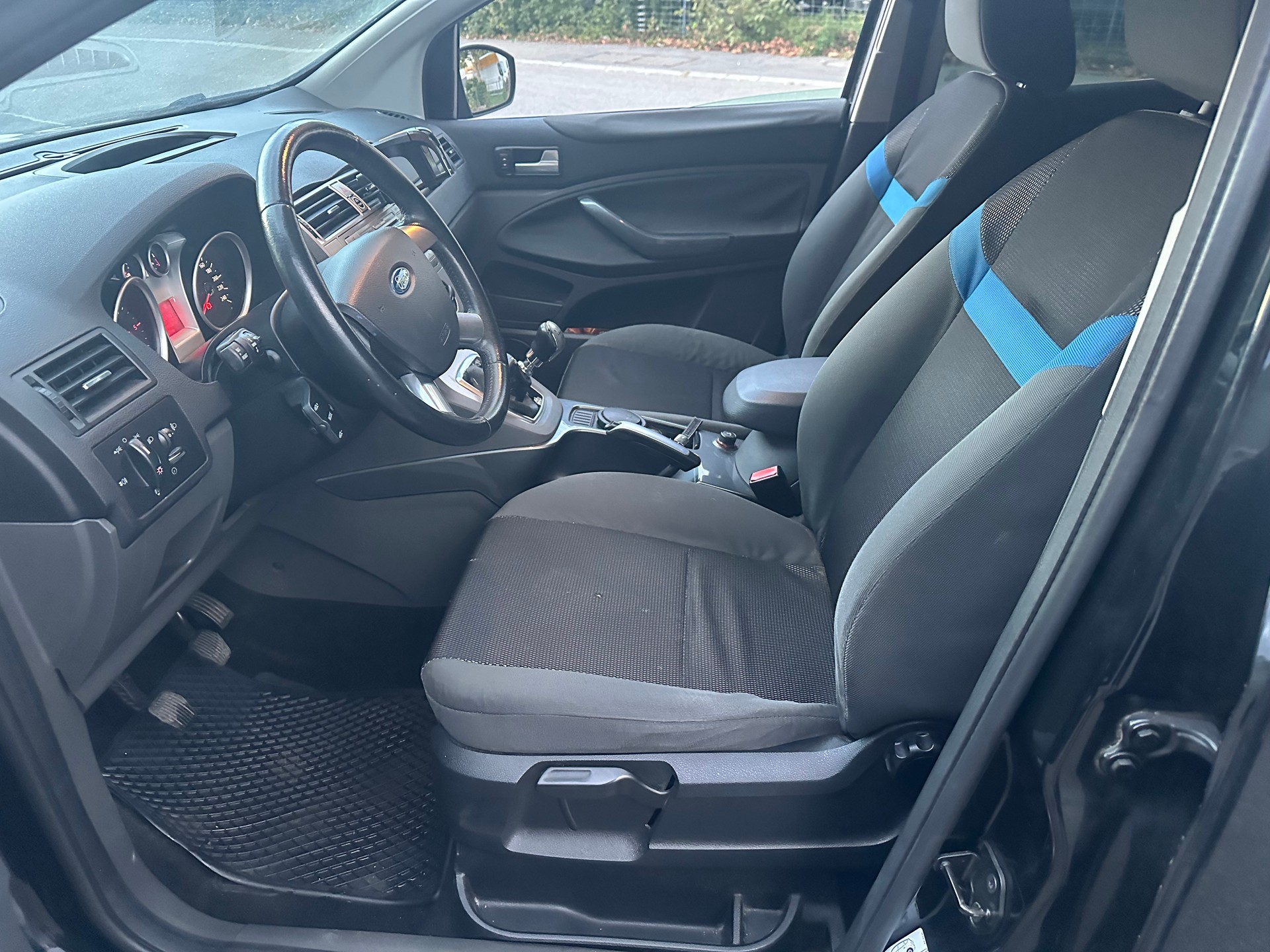 FORD Kuga 2.0 TDCi Carving 4WD-image-9