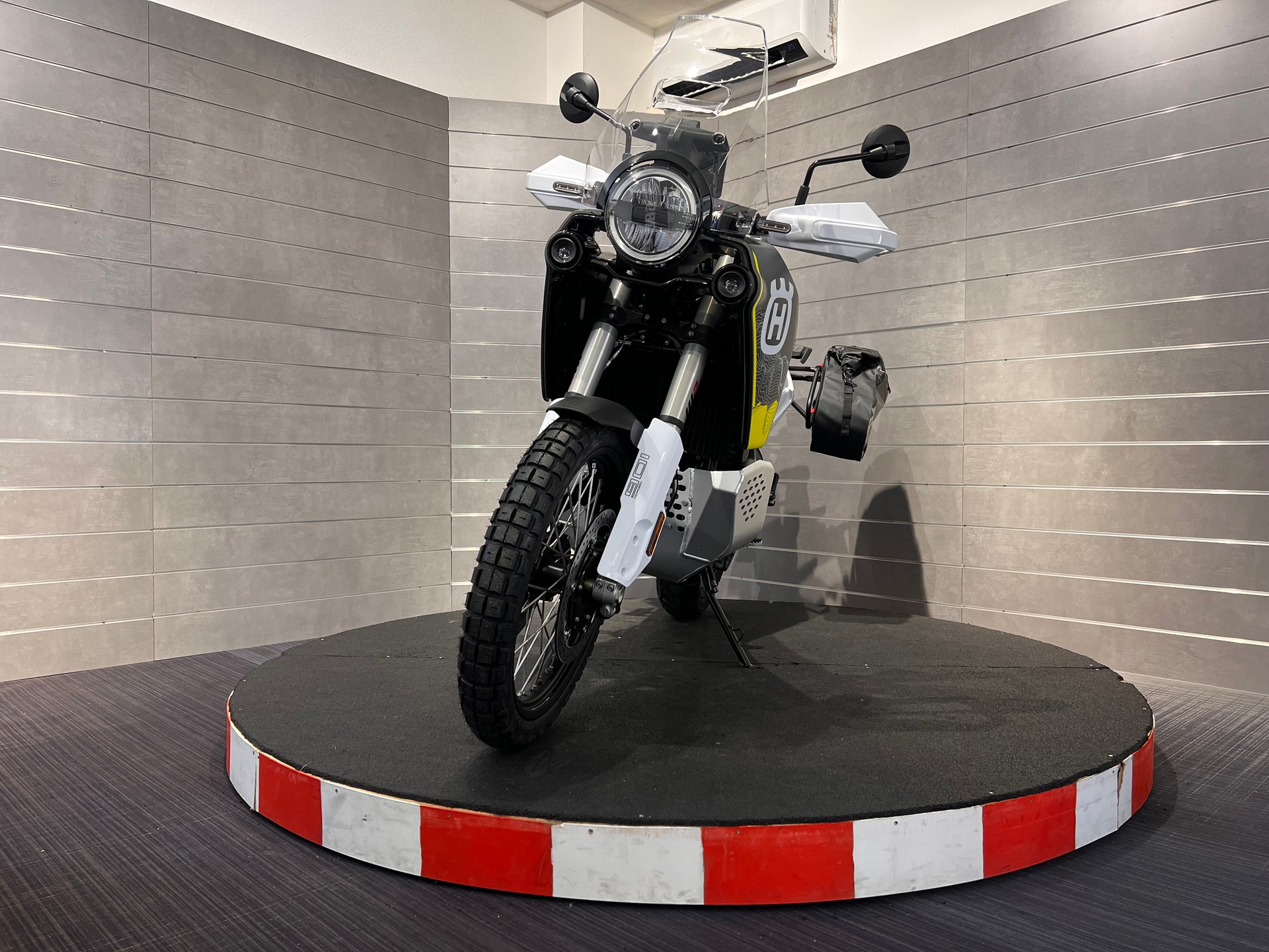HUSQVARNA Norden 901 Expedition