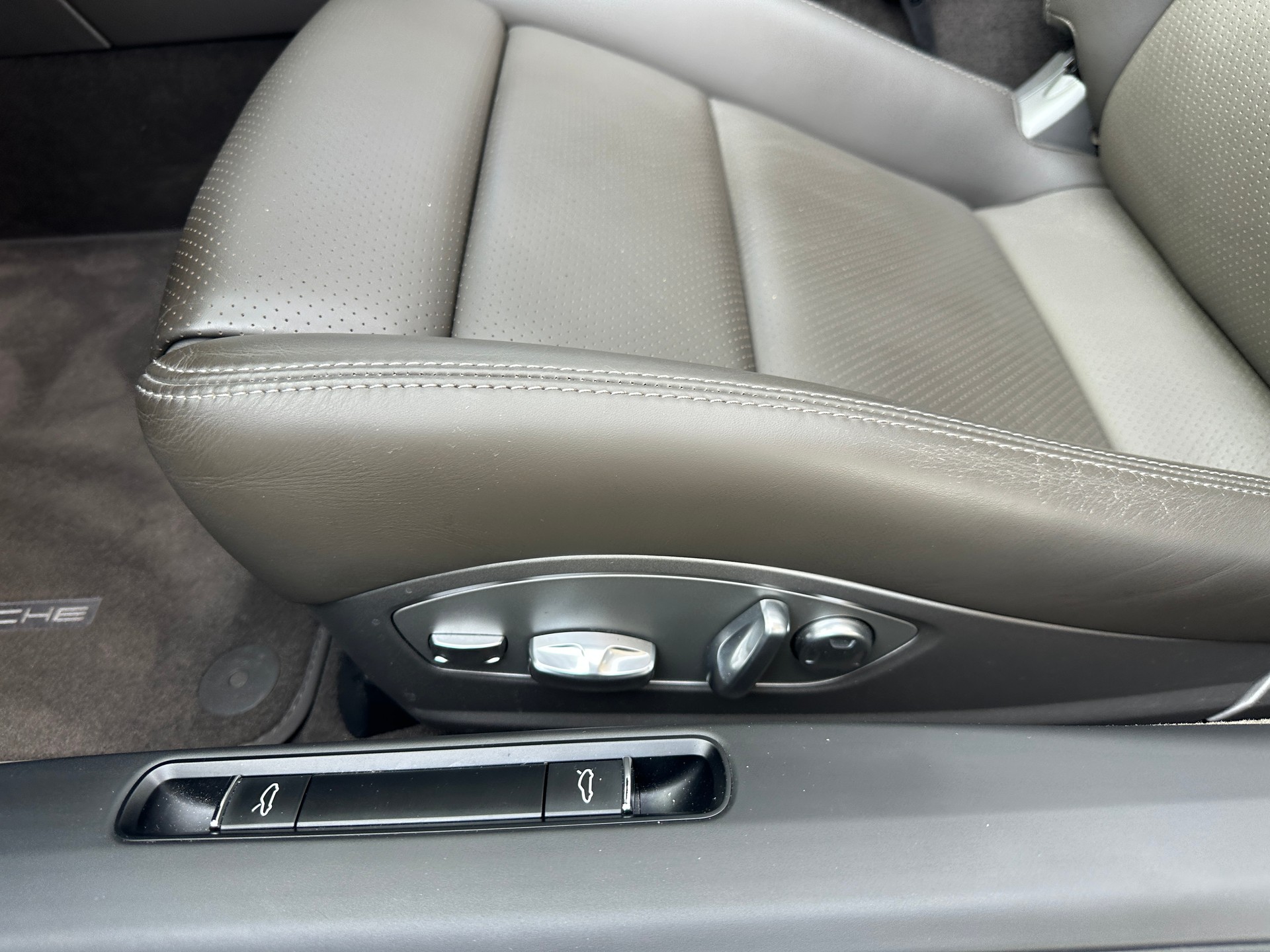 PORSCHE 911 Cabrio Carrera 4 PDK-image-13