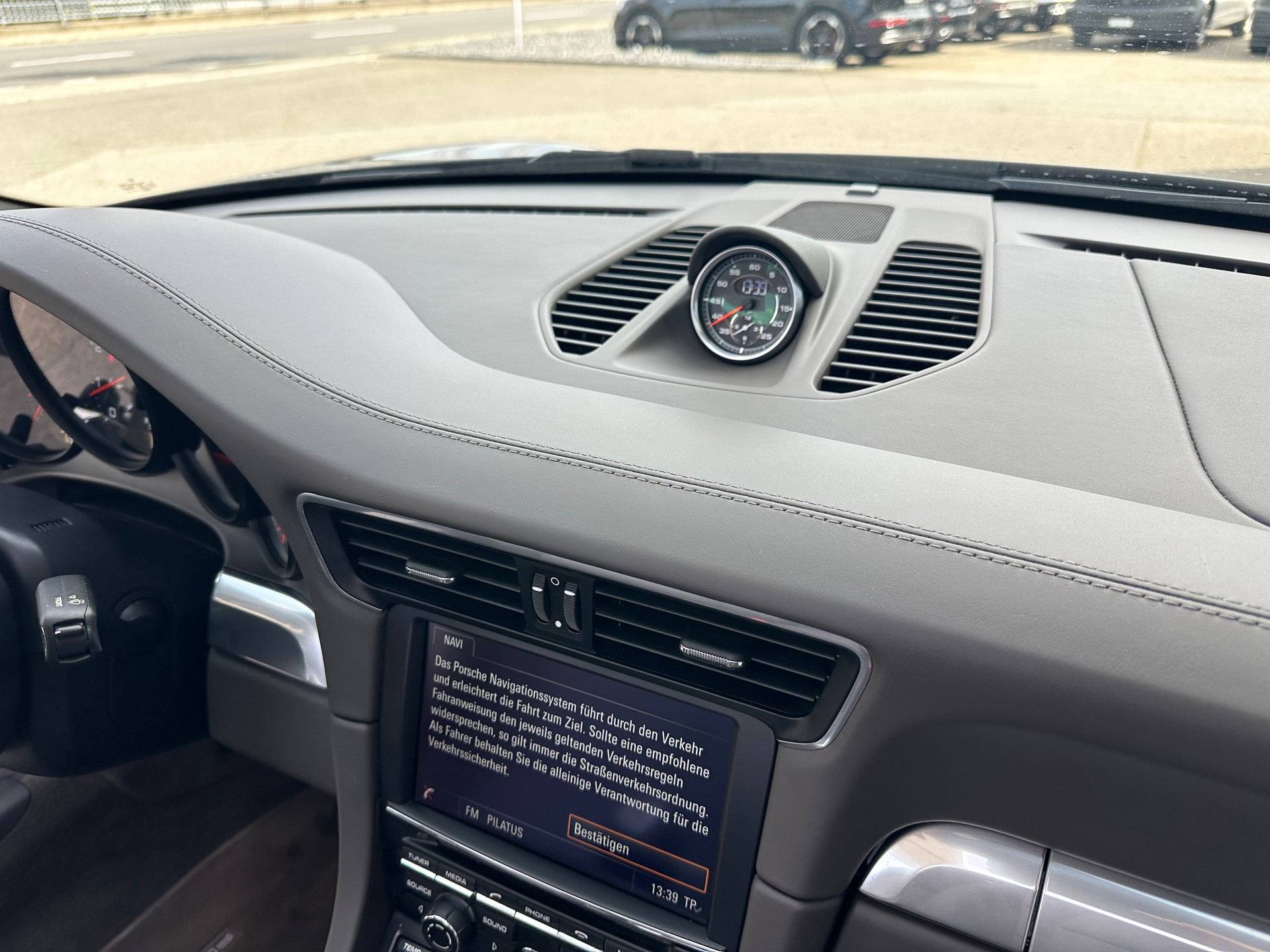PORSCHE 911 Cabrio Carrera 4 PDK-image-19