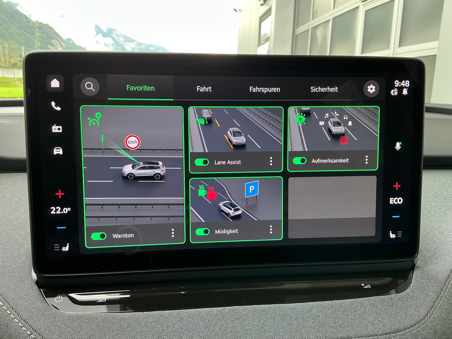 SKODA Enyaq 85x Dynamic-image-13