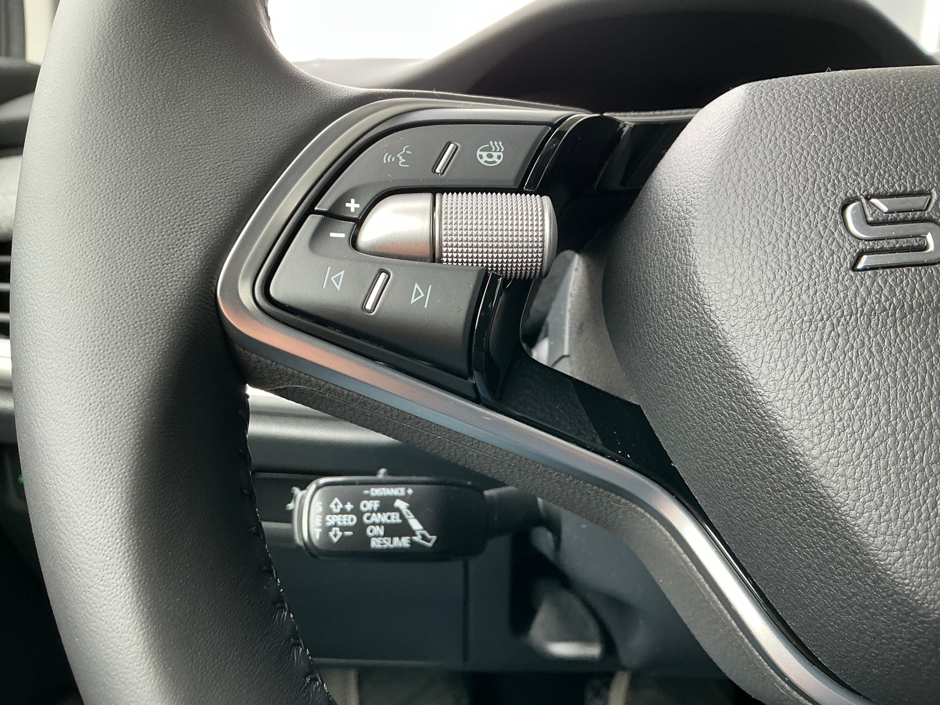 SKODA Enyaq 85x Dynamic-image-11