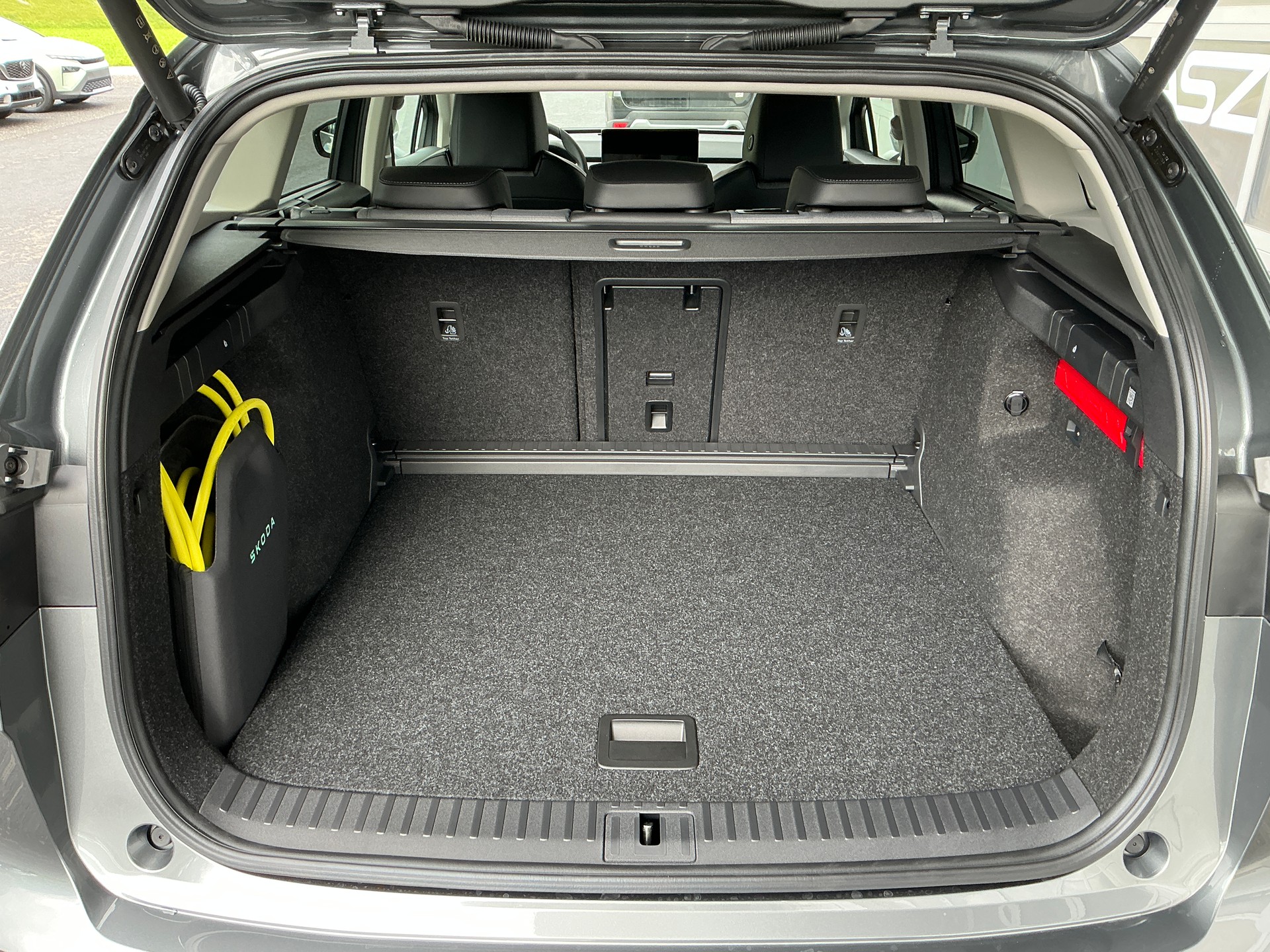 SKODA Enyaq 85x Dynamic-image-4