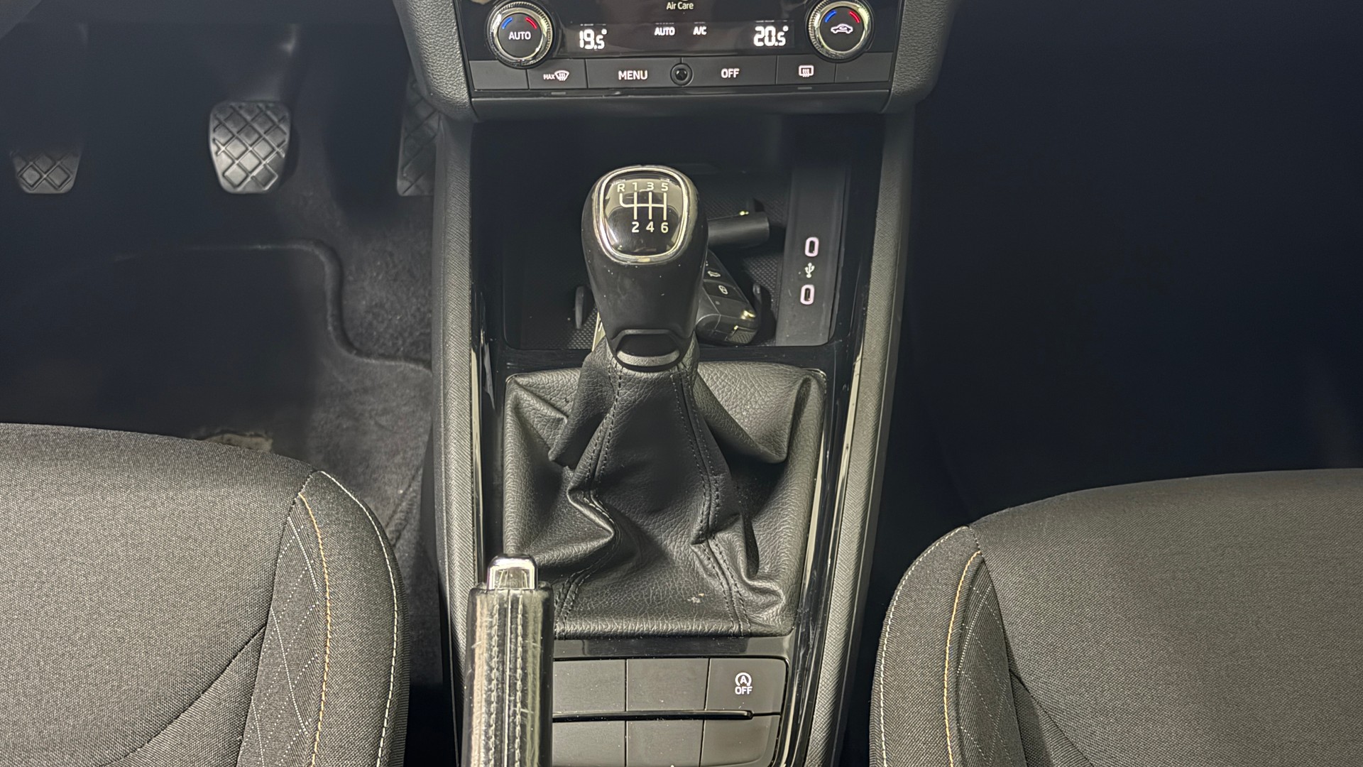 SKODA Kamiq 1.0 TSI Ambition-image-13