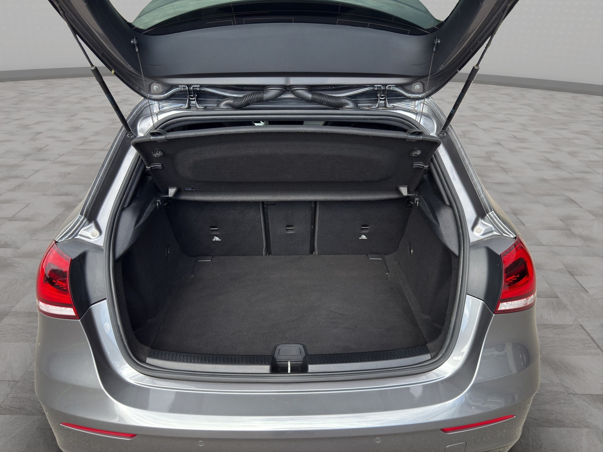 MERCEDES-BENZ A 45 S AMG 4Matic+ Speedshift-image-19