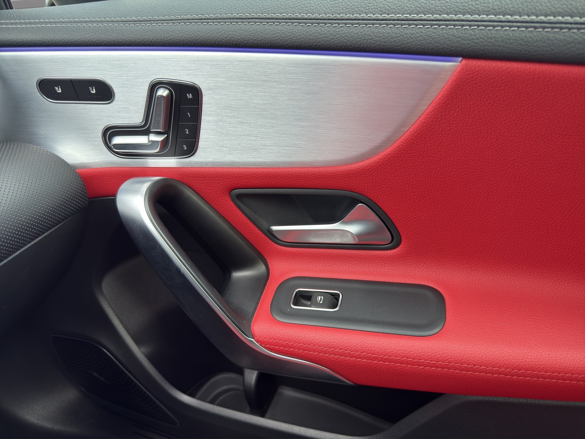 MERCEDES-BENZ A 45 S AMG 4Matic+ Speedshift-image-16