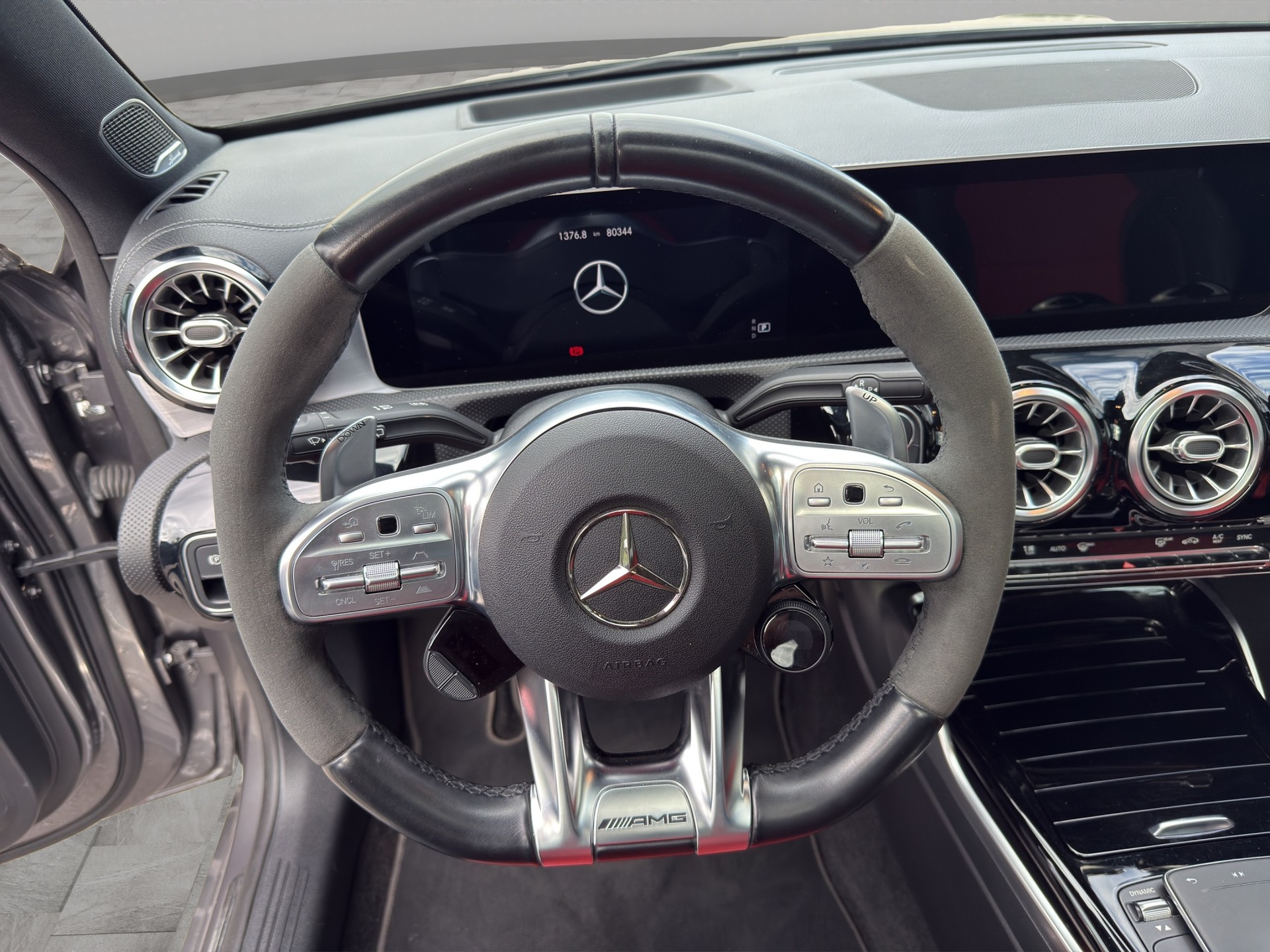 MERCEDES-BENZ A 45 S AMG 4Matic+ Speedshift-image-9