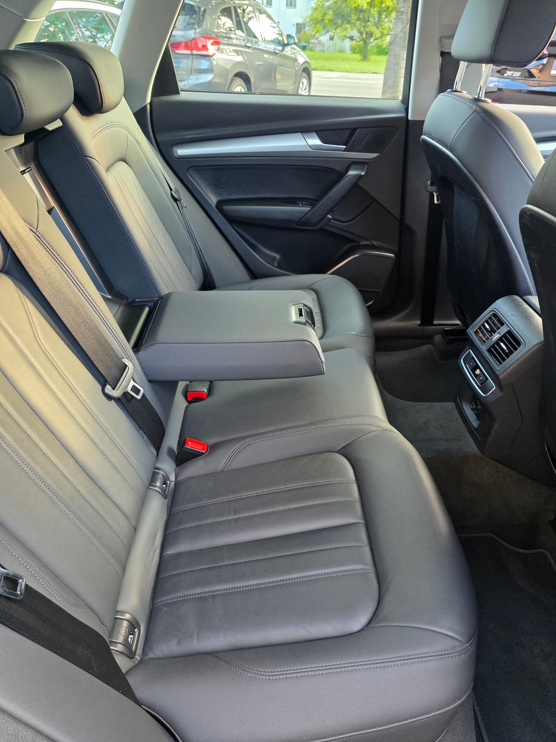 AUDI Q5 40 TDI quattro S-tronic-image-13