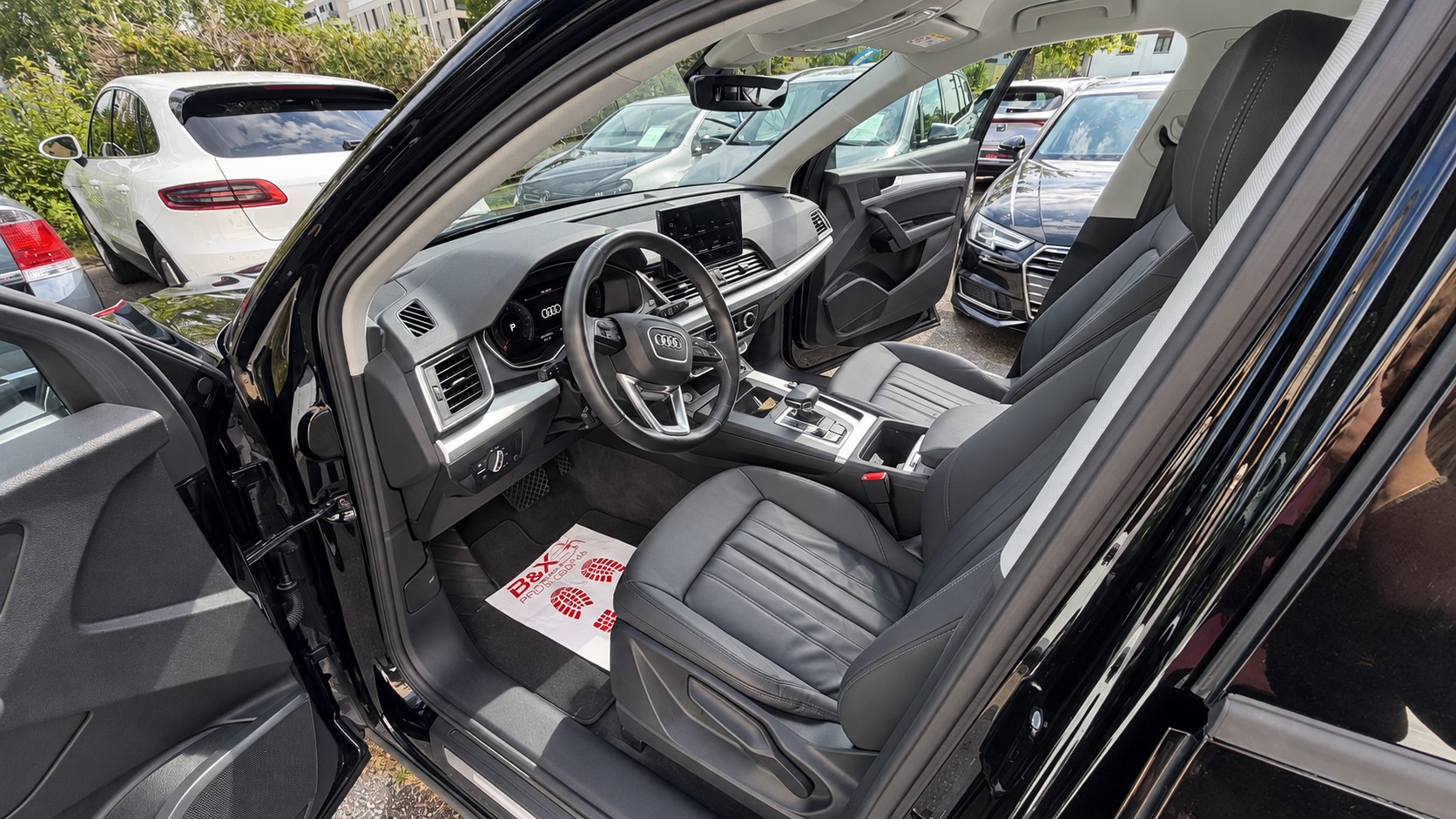 AUDI Q5 40 TDI quattro S-tronic-image-12