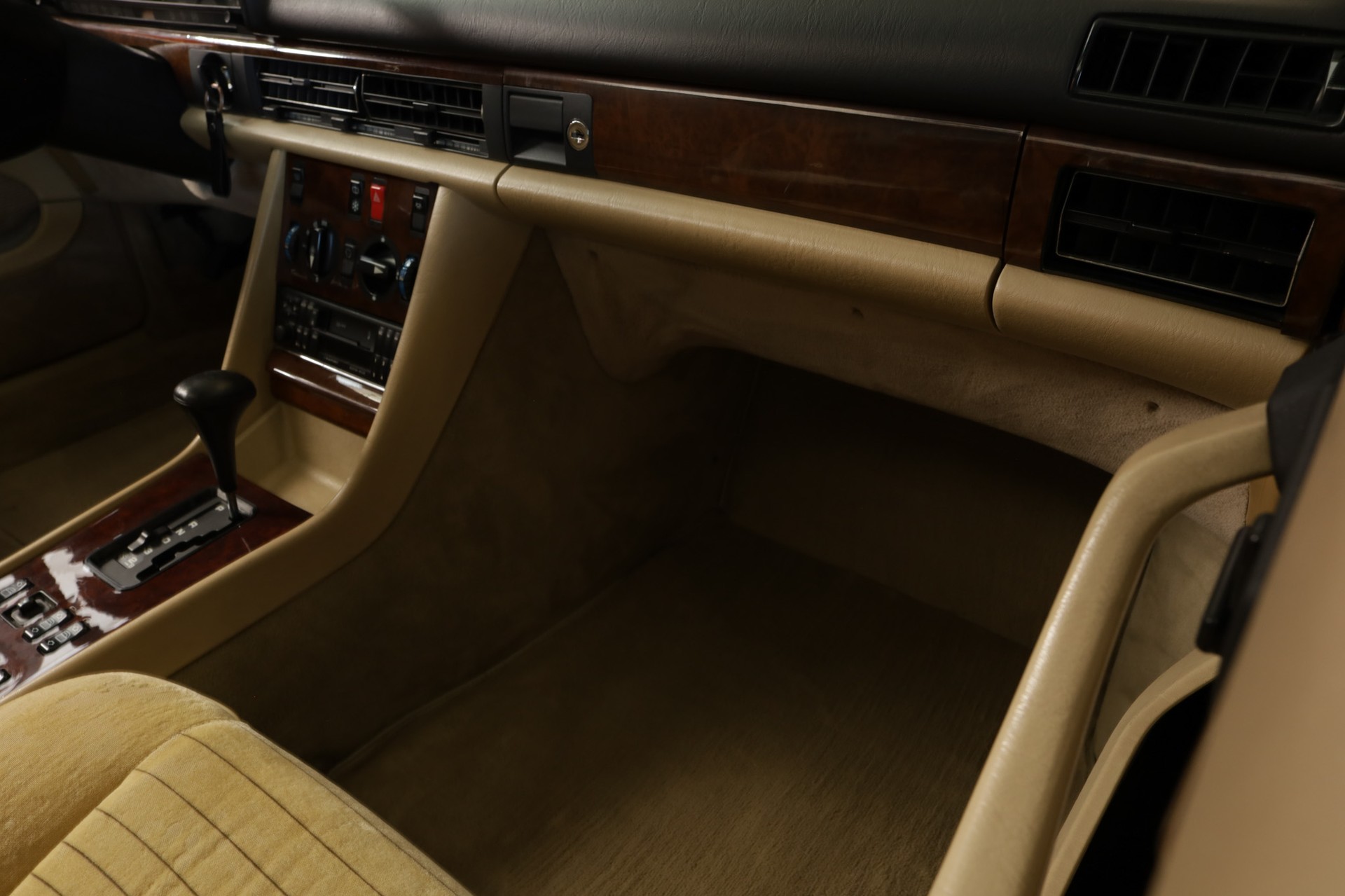 MERCEDES-BENZ 420 SEC Automatic * VETERAN-image-10
