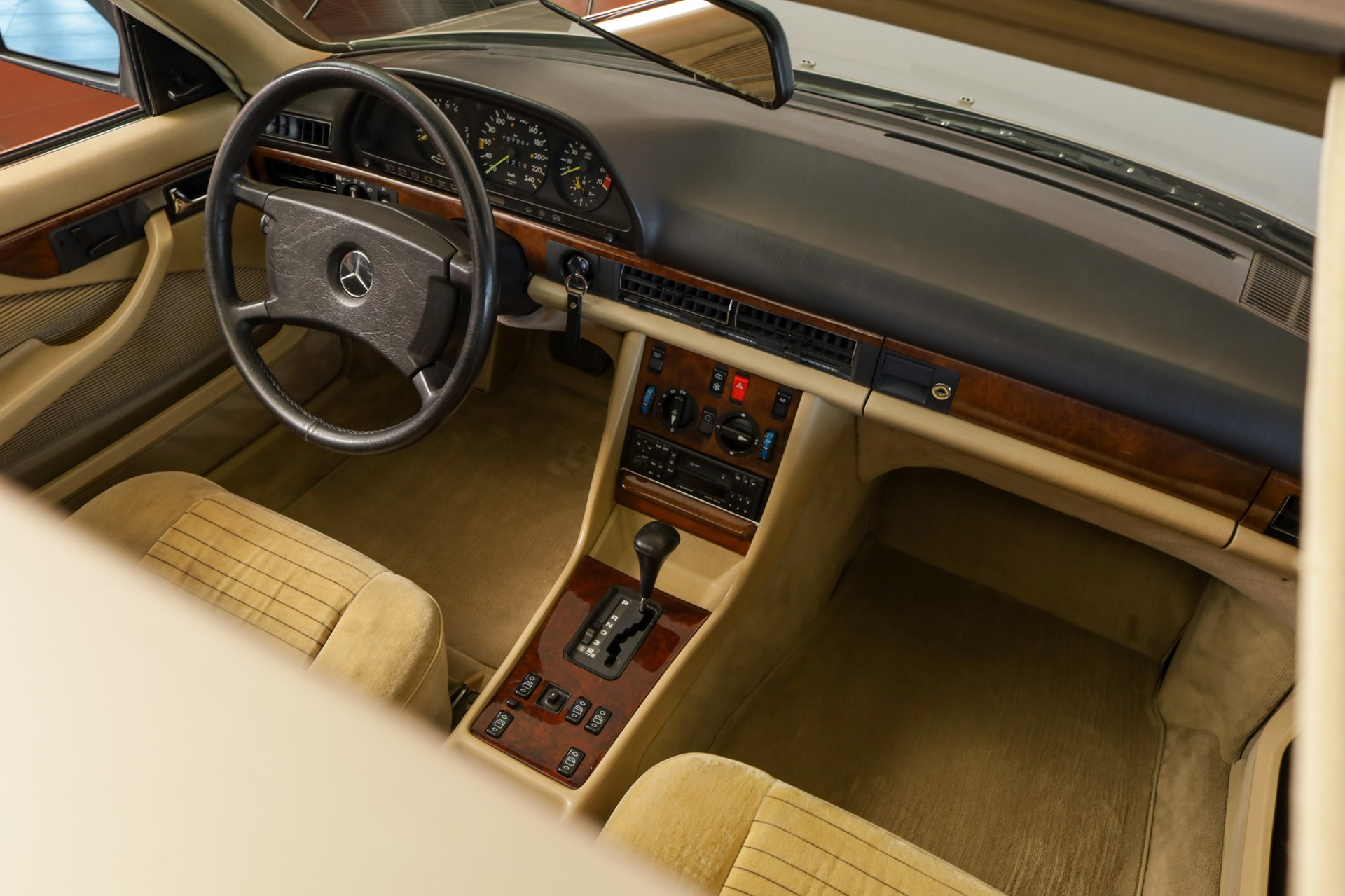 MERCEDES-BENZ 420 SEC Automatic * VETERAN-image-8