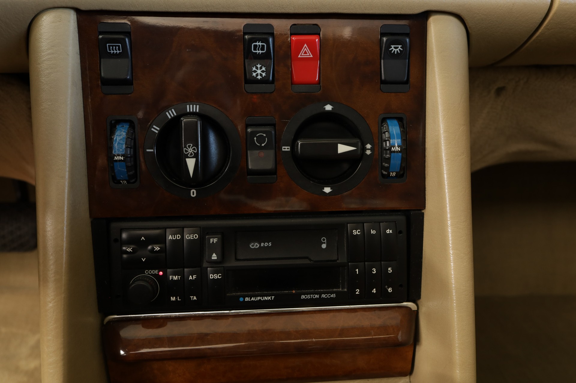 MERCEDES-BENZ 420 SEC Automatic * VETERAN-image-19